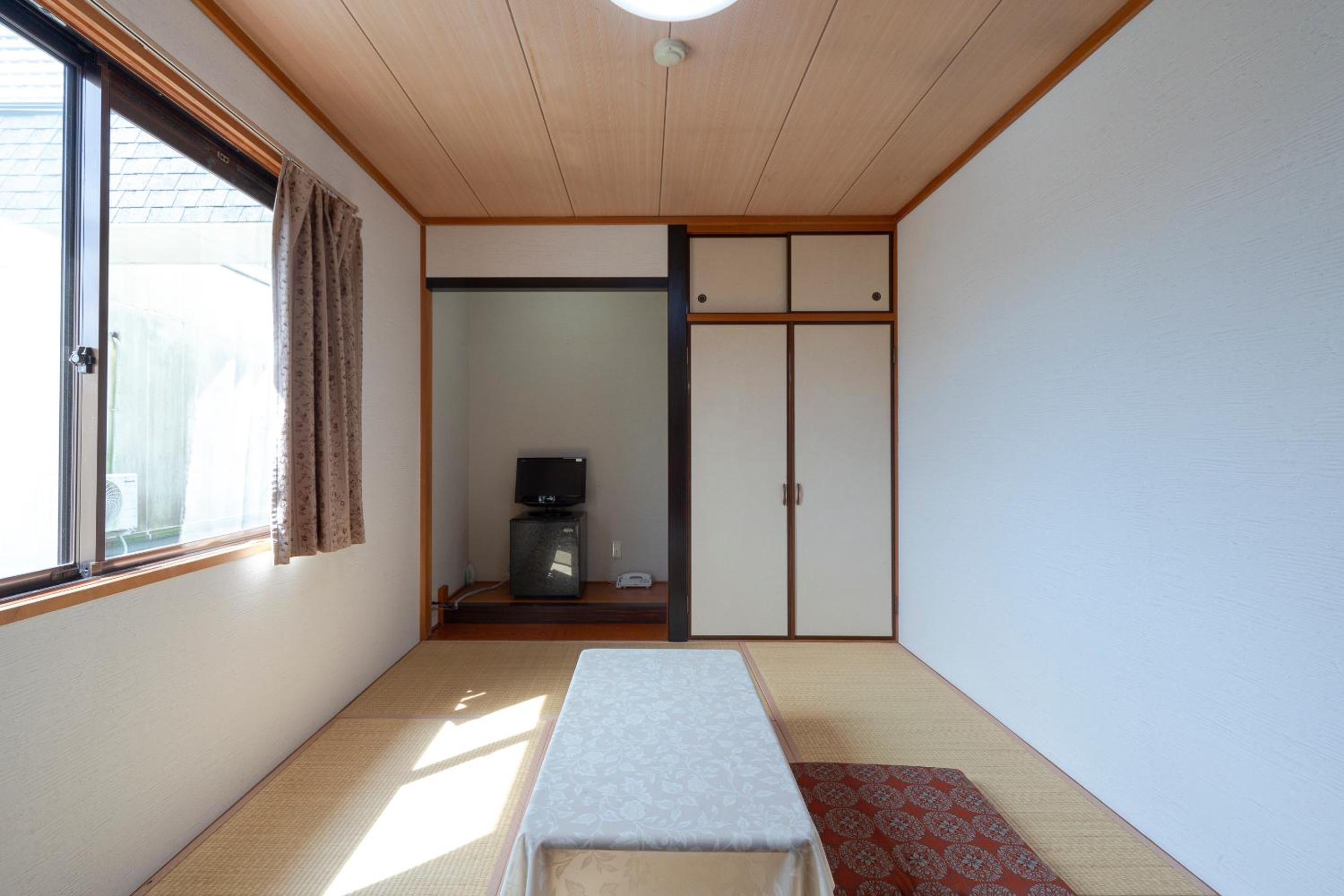 三人间(带共用卫生间)
