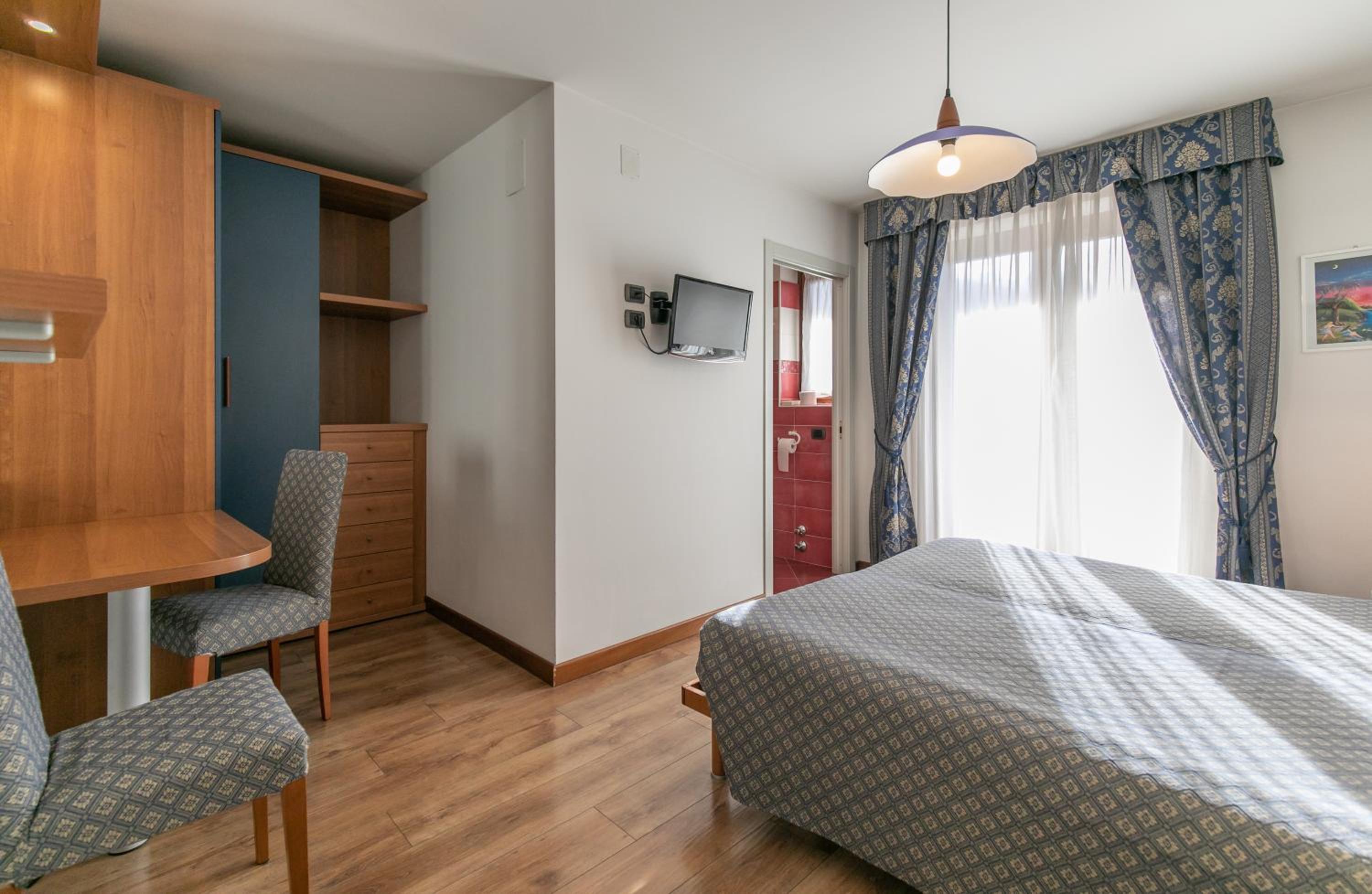 Superior Double Room - Photo 2