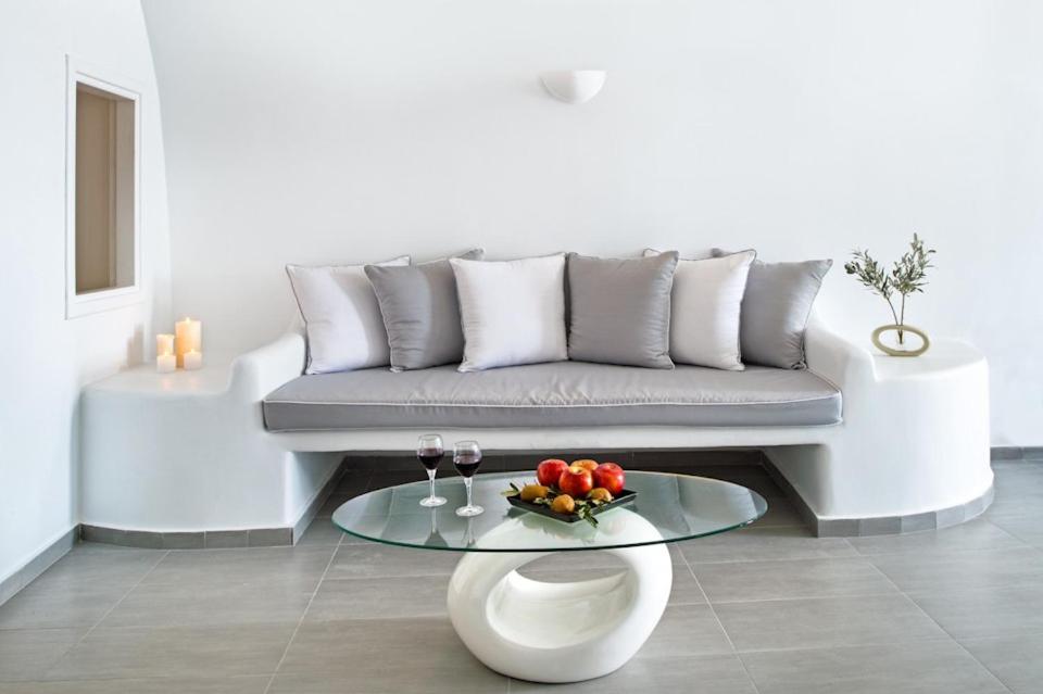 Suite with Plunge Pool and Spa Bath - Photo 2
