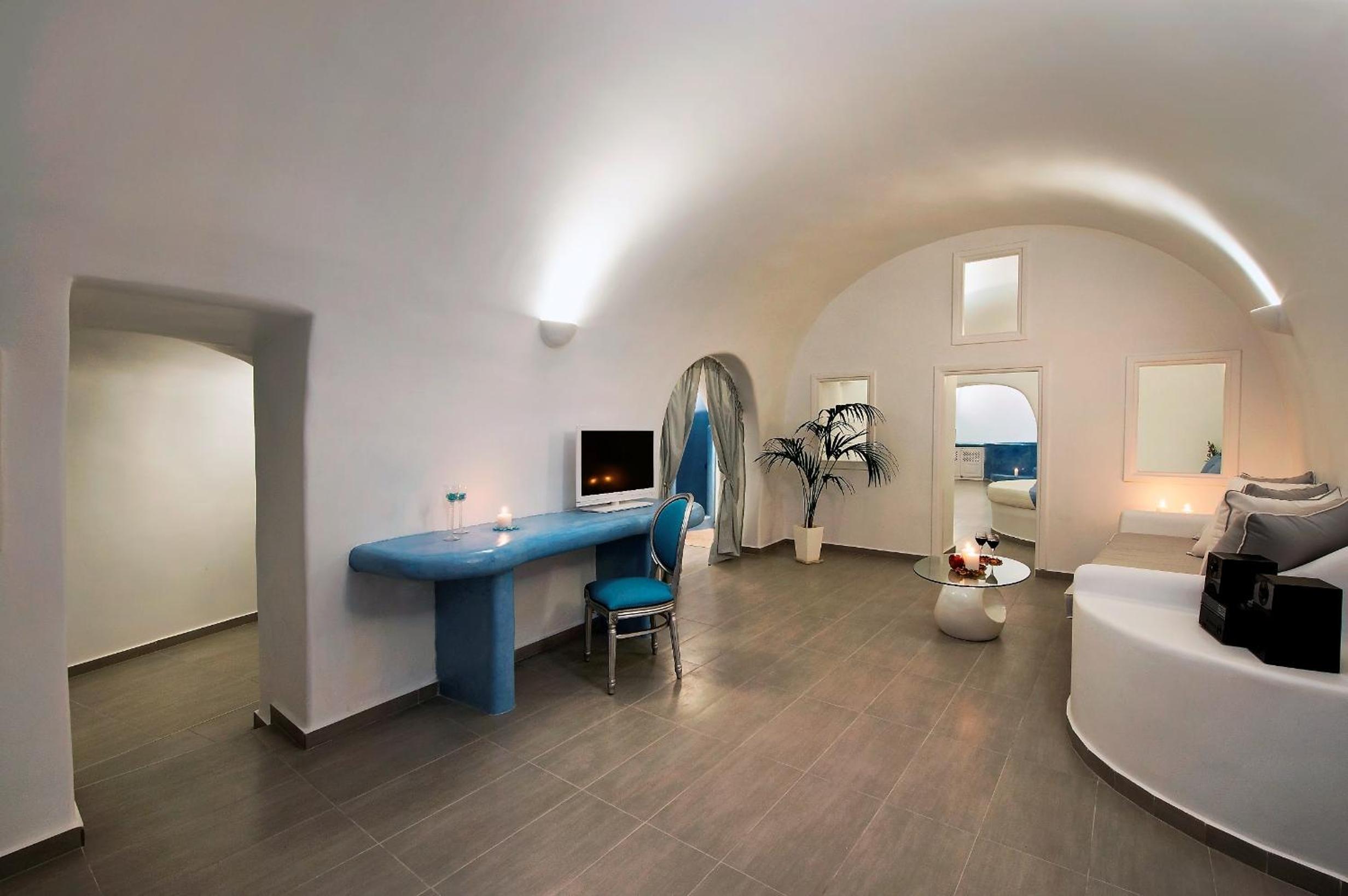 Suite with Plunge Pool and Spa Bath - Photo 1
