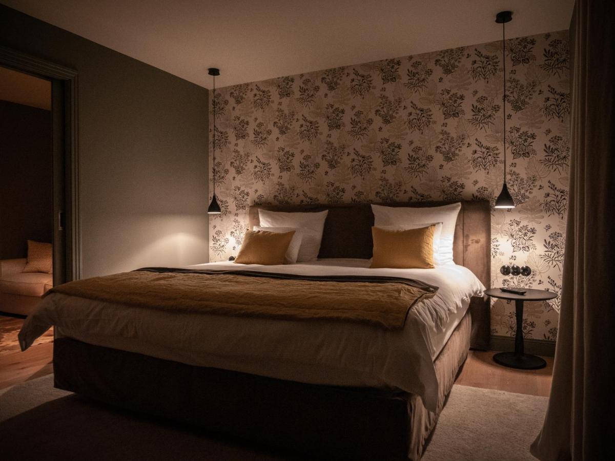 Superior King Suite photo 1