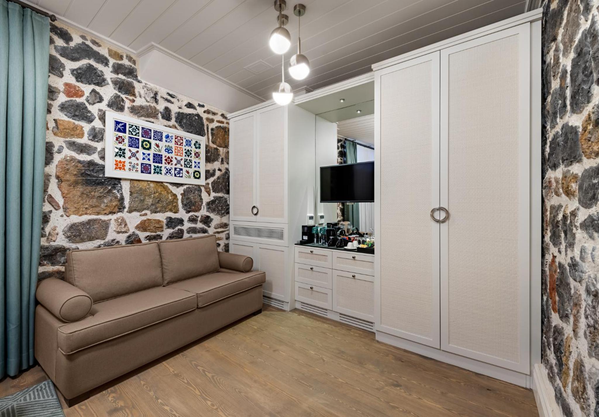 Superior Room on Basement photo 2
