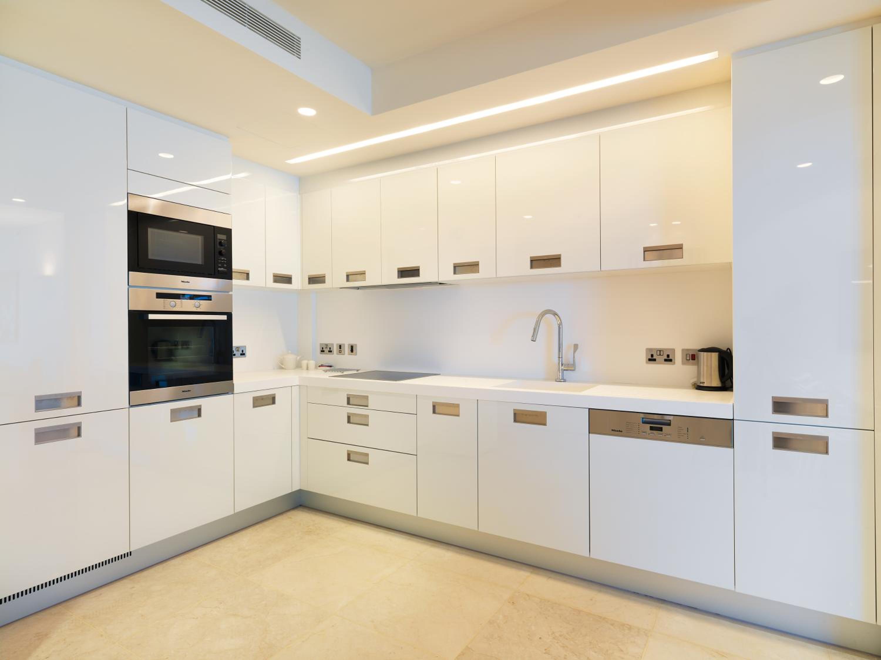 Two-Bedroom Apartment with Private Hot Tub and Garden