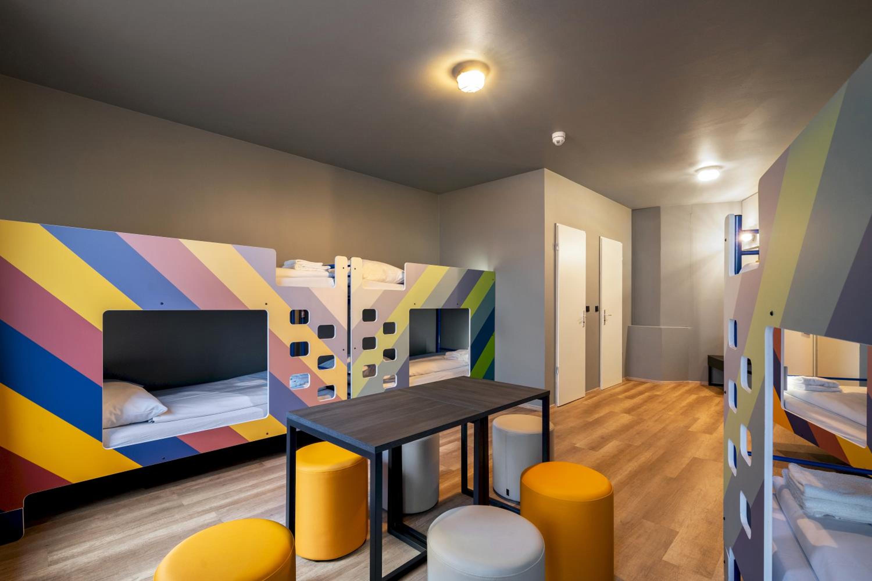 Bed in 8-Bed Dormitory Room photo 3