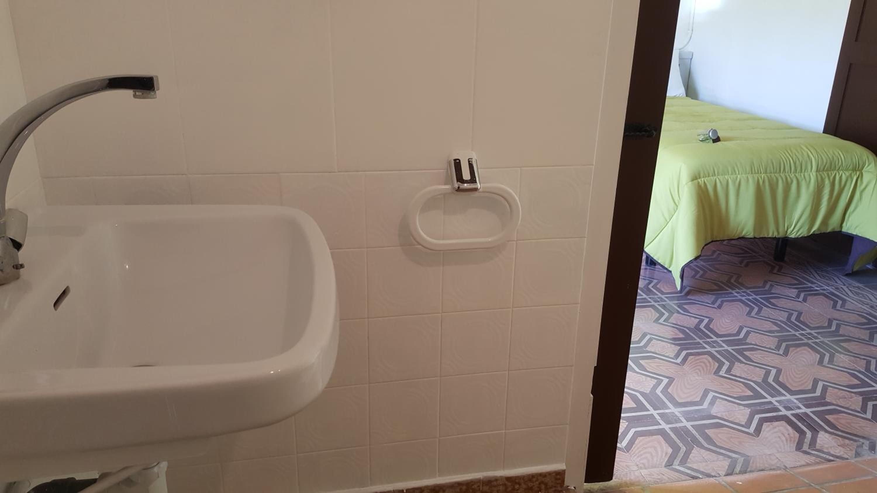 Double Room - Disability Access - Photo 11