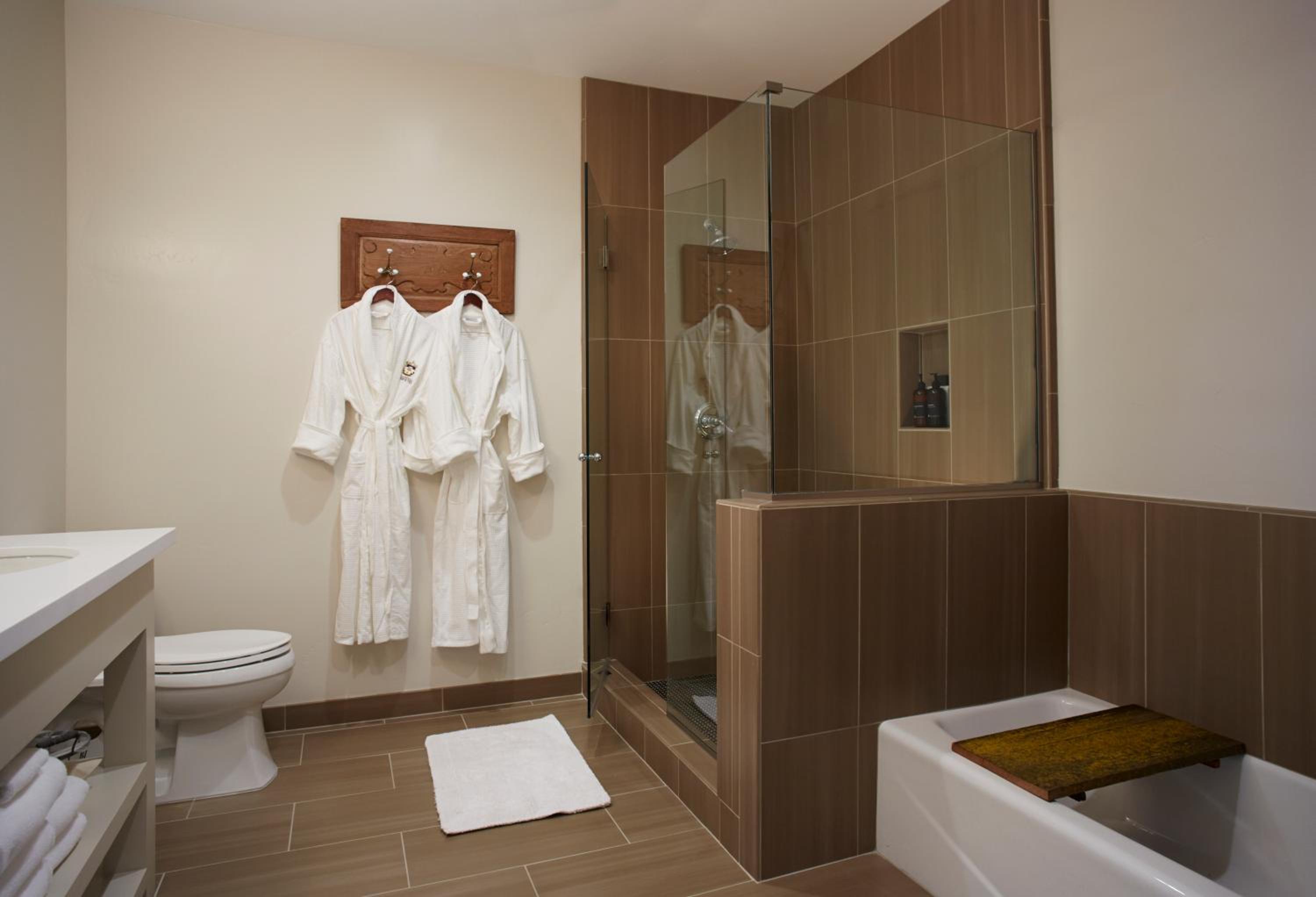 Standard King Room photo 3