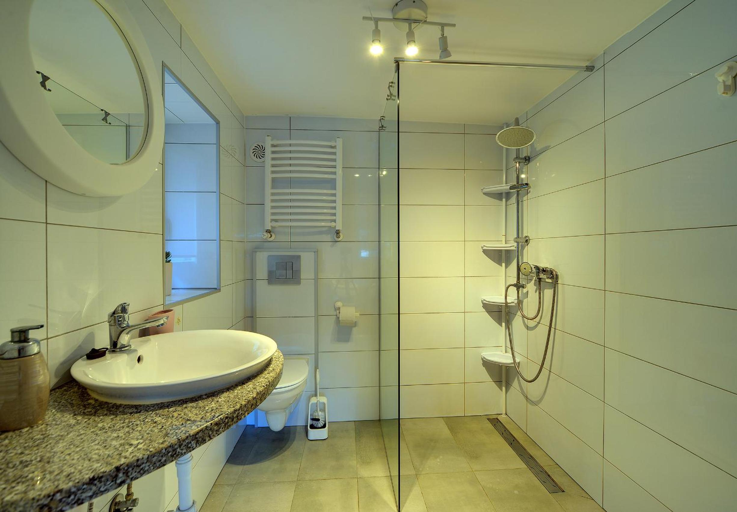 Double or Twin Room - Photo 28
