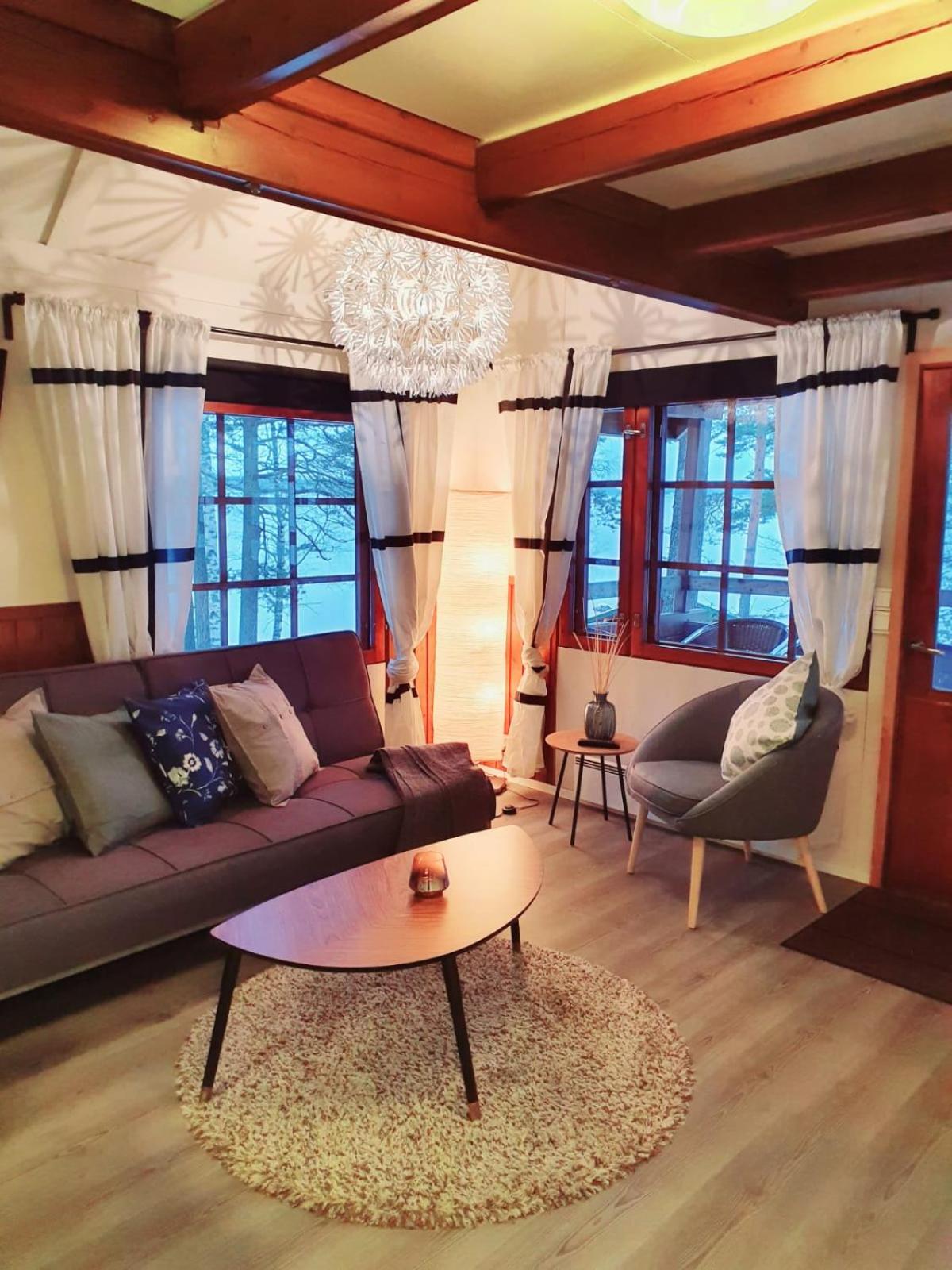 Superior Cottage