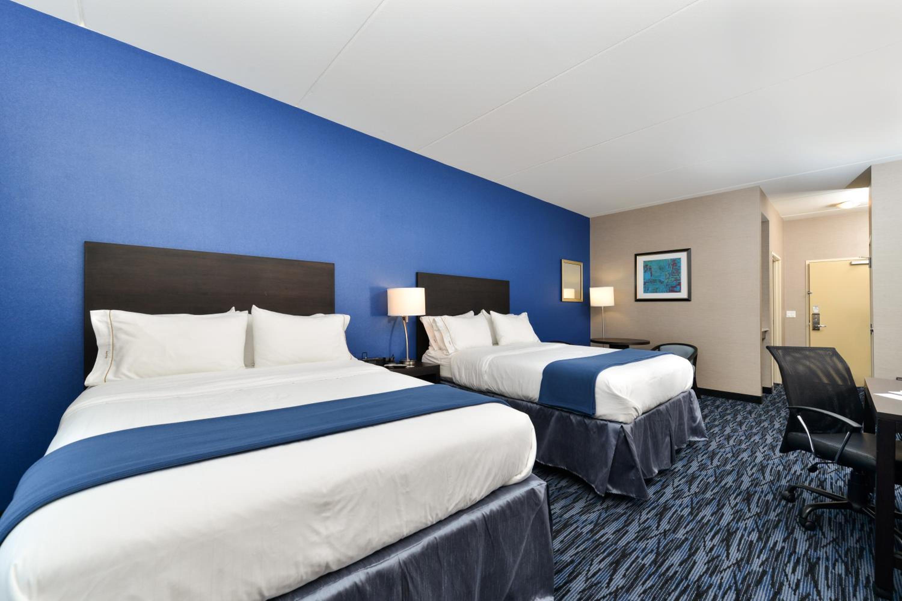 Standard Queen Room with Two Queen Beds