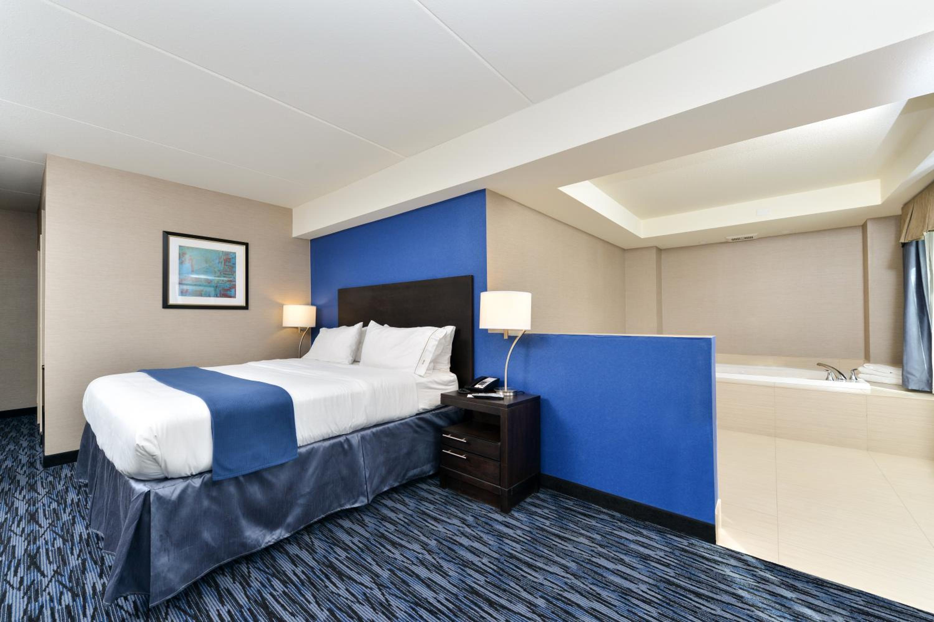 King Suite - Communication Accessible