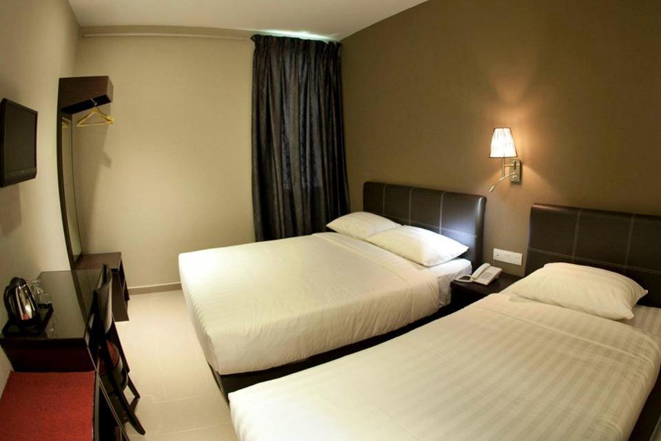 Deluxe Triple Room