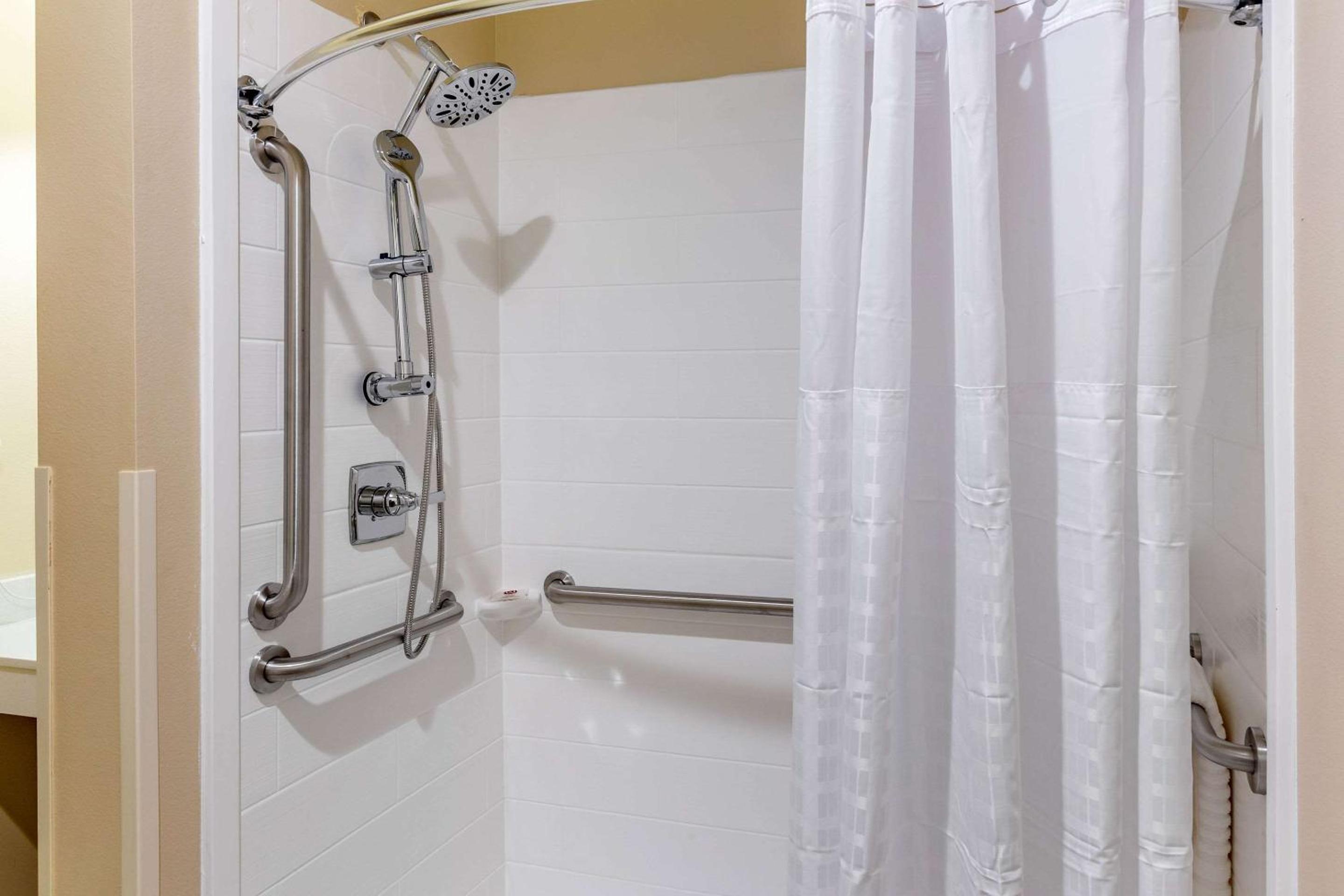 King Room - Disability Access/Non-Smoking - Photo 3