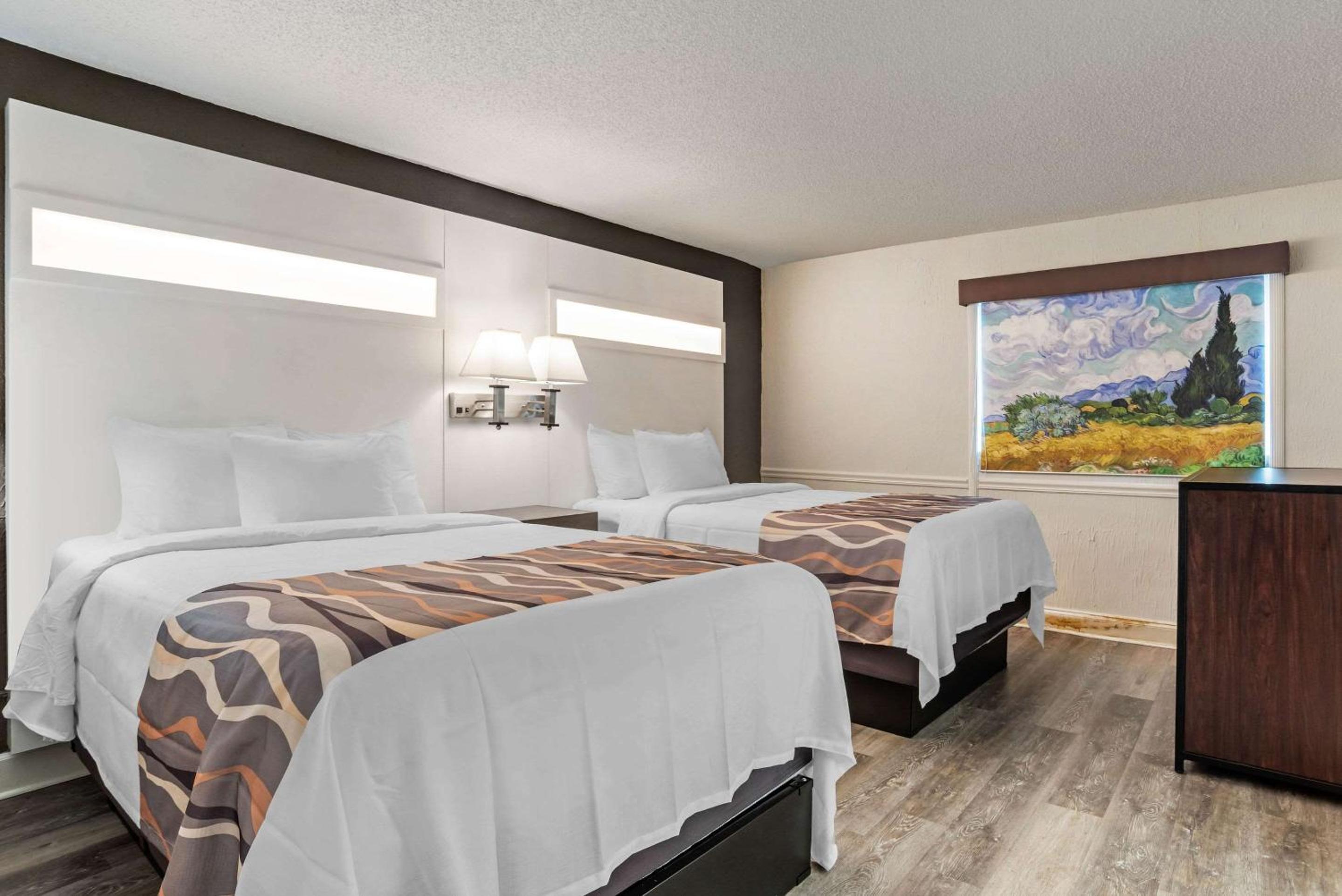 Suite with Two Double Beds - Non-Smoking - Photo 4