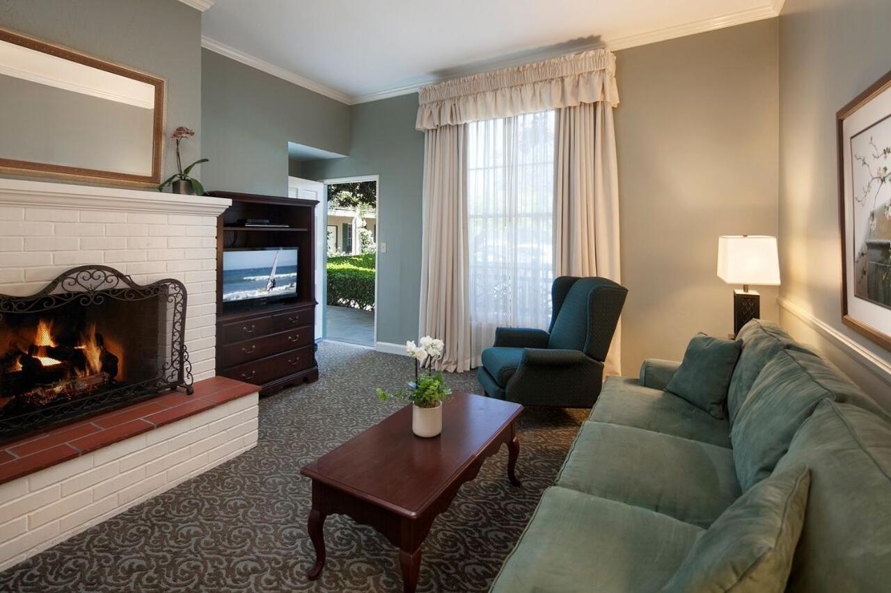 Accessible Fireside Suite photo 2