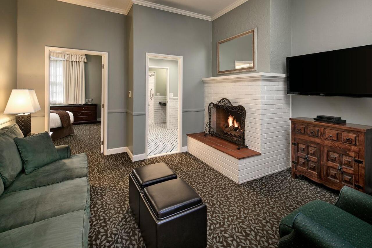 Lavender Inn by the Sea, Billede 4
