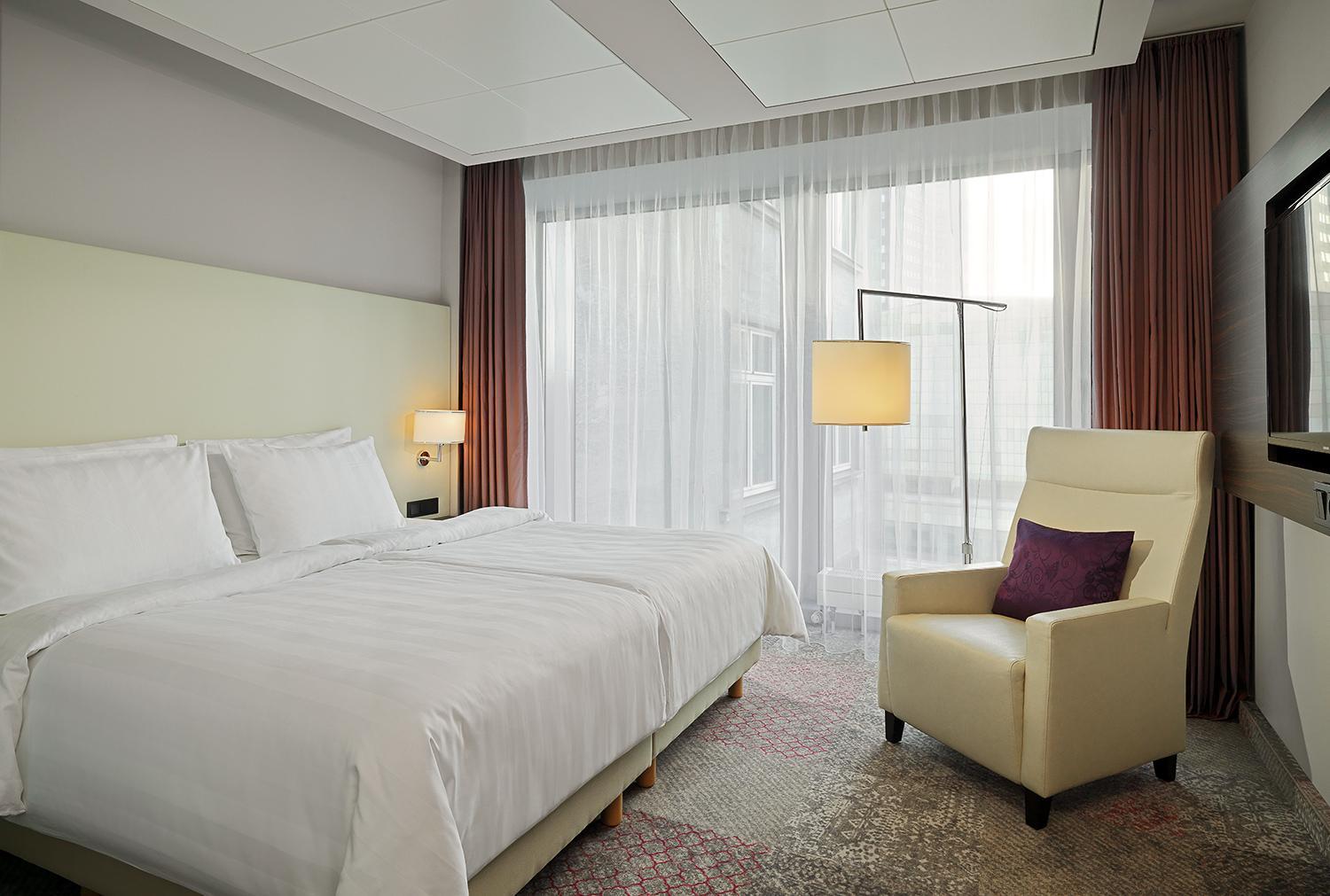 Suite - Photo 5