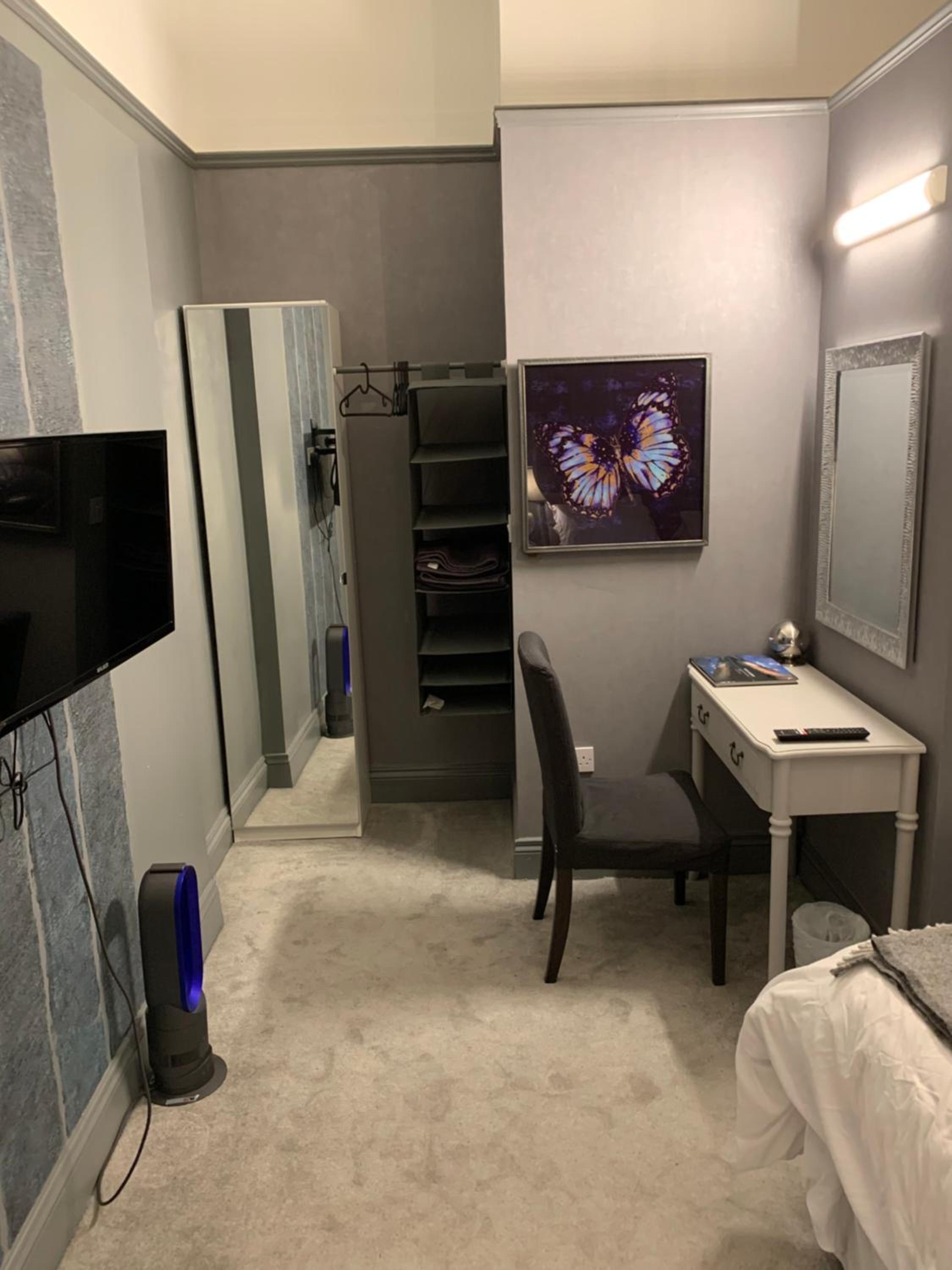 Studio Apartment photo 1