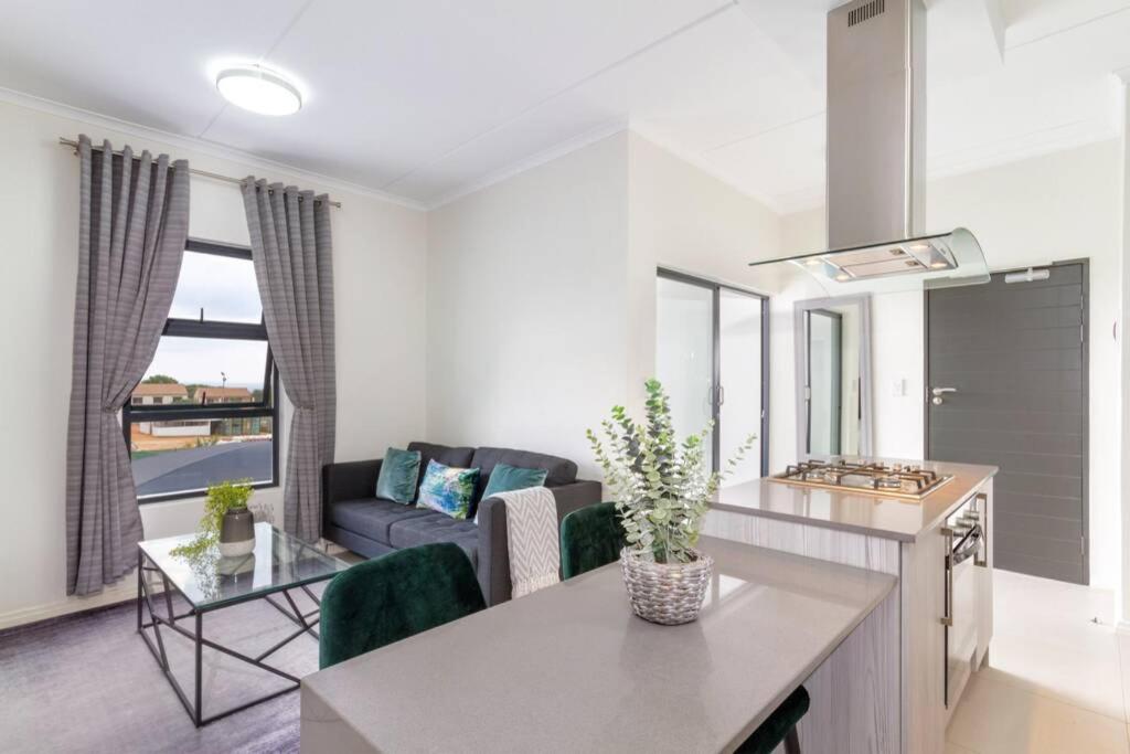 One-Bedroom Apartment - Photo 1