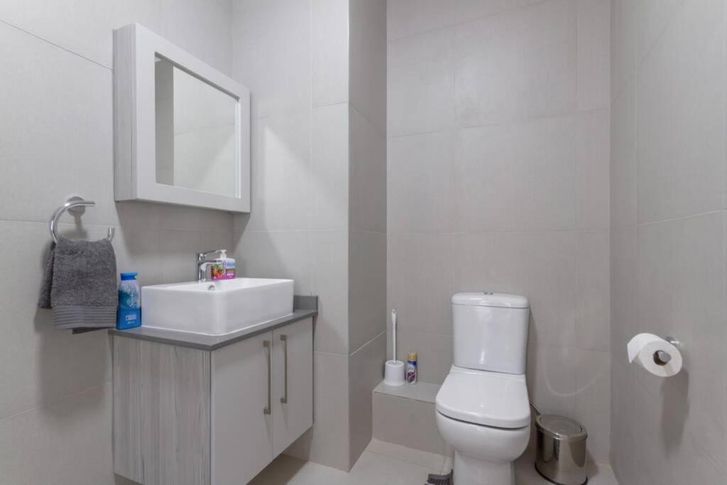 One-Bedroom Apartment - Photo 9
