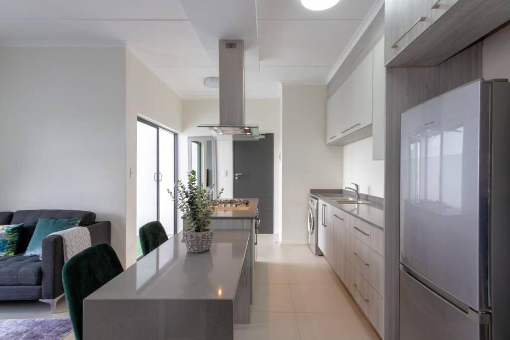 One-Bedroom Apartment - Photo 3