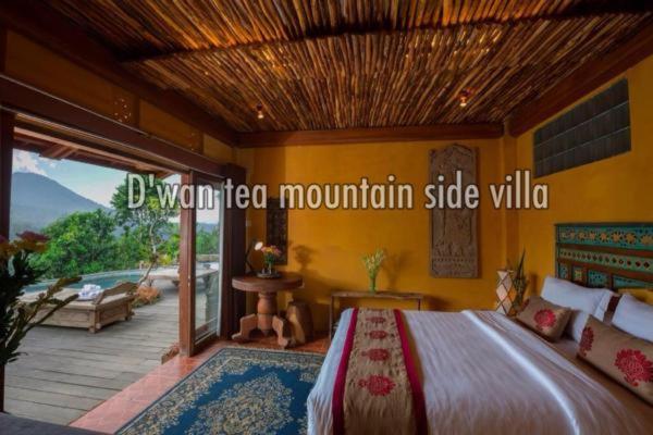 Deluxe Room with Mountain and Pool View - Photo 4