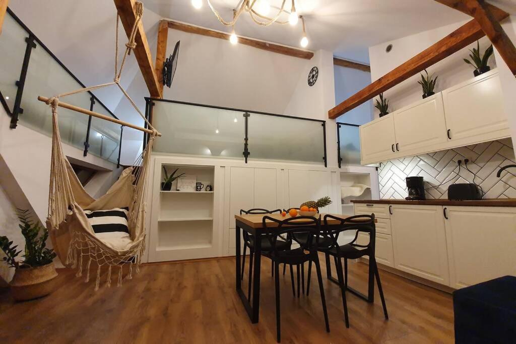 Three-Bedroom Apartment photo 1