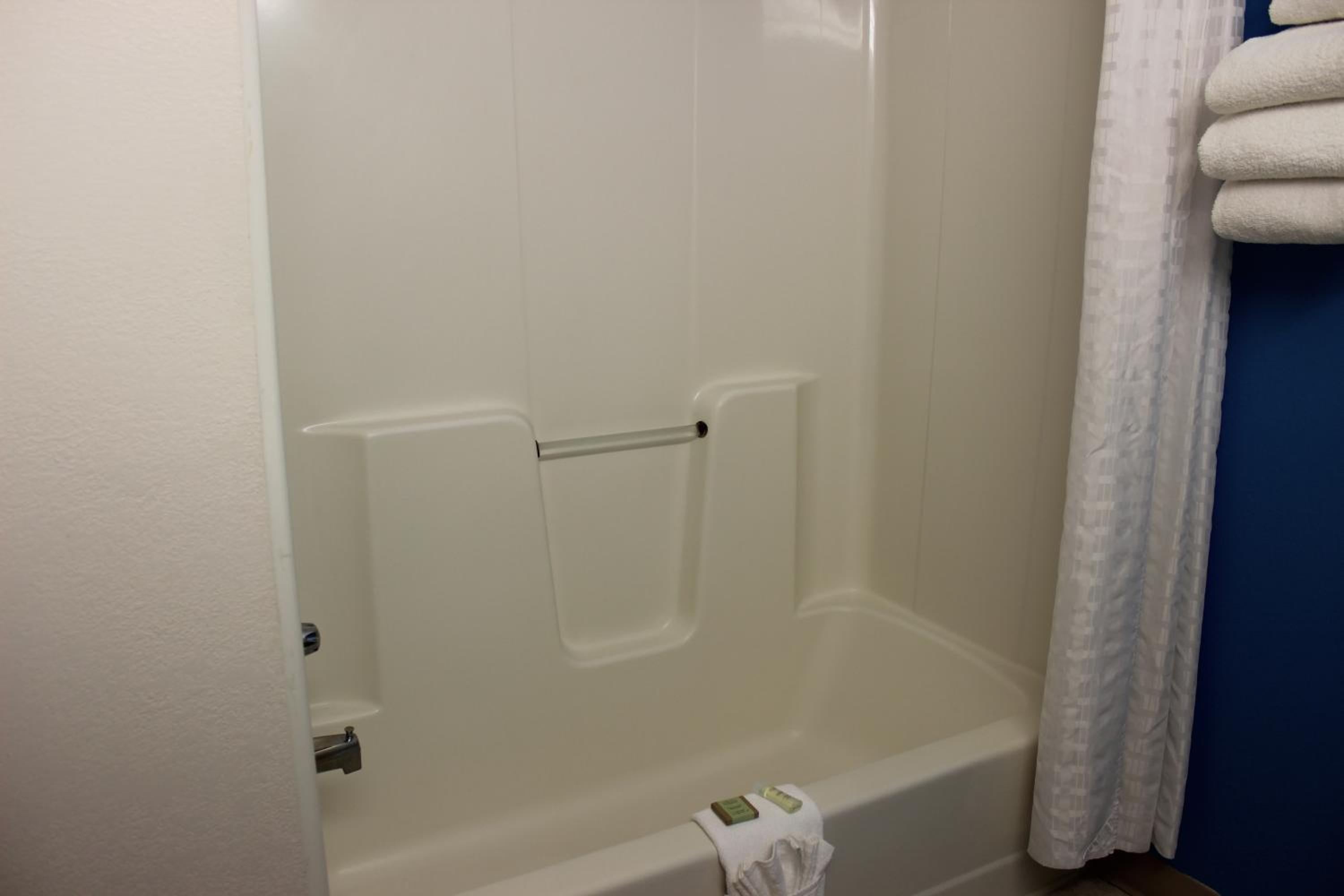 Double Room with Two Double Beds - Non-Smoking - Photo 4