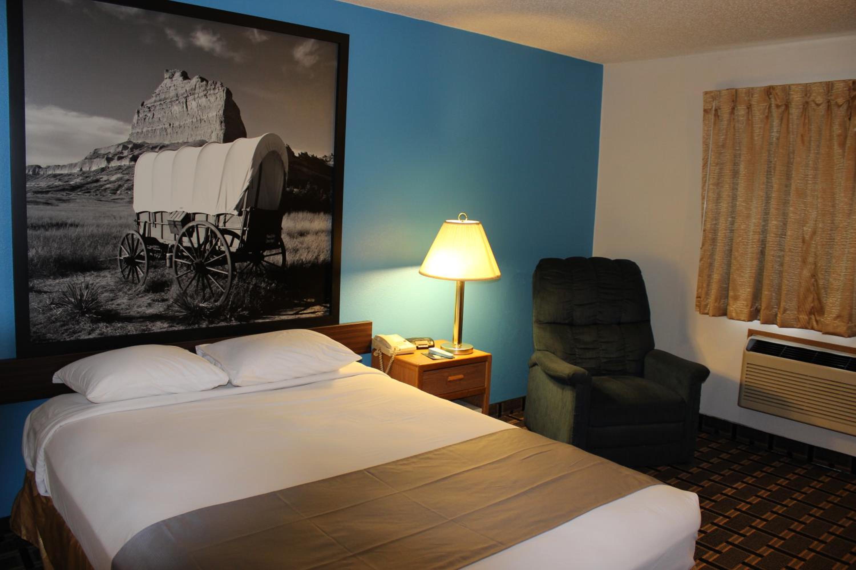 Queen Room - Non-Smoking - Photo 1