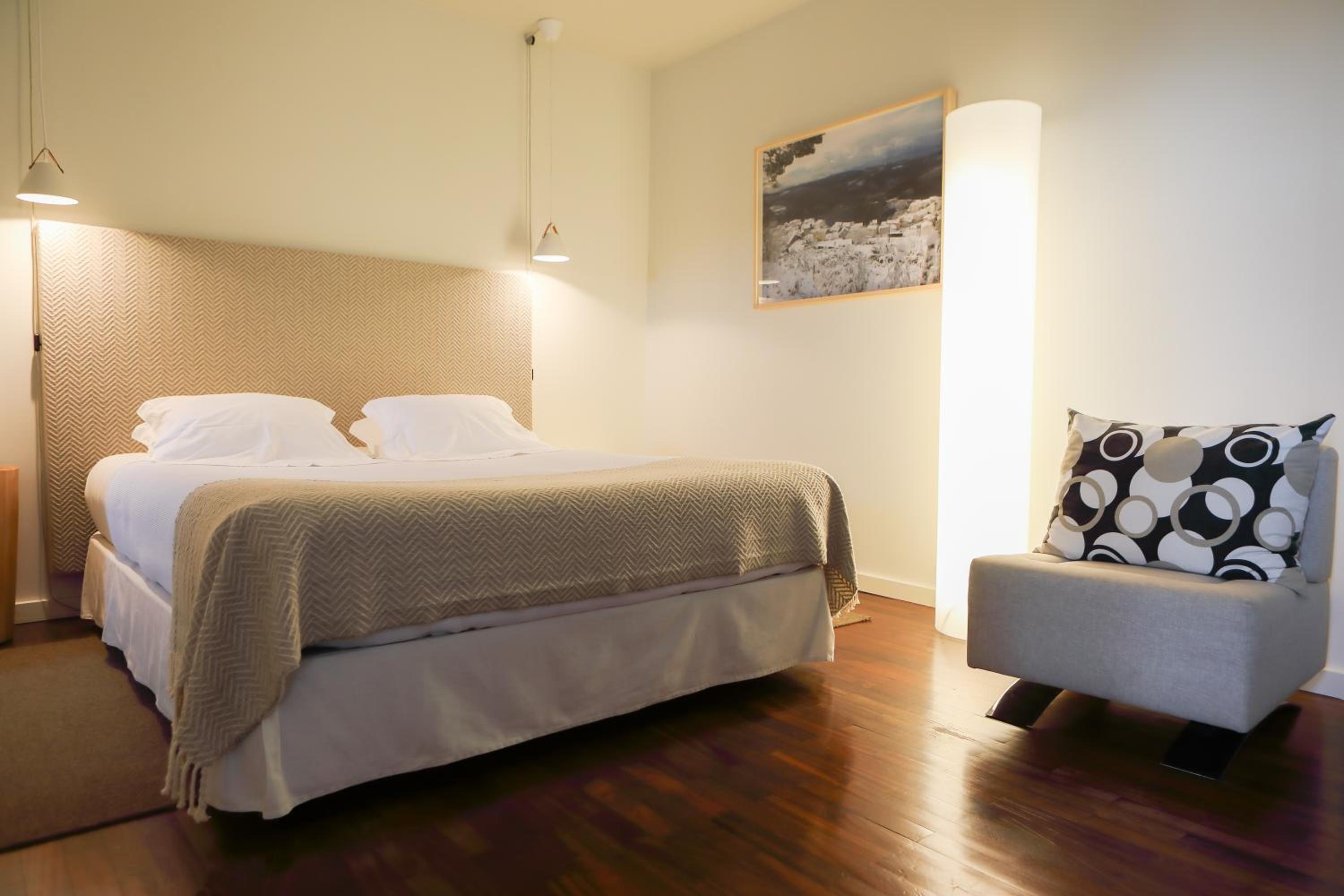 Two-Bedroom Apartment - Photo 3