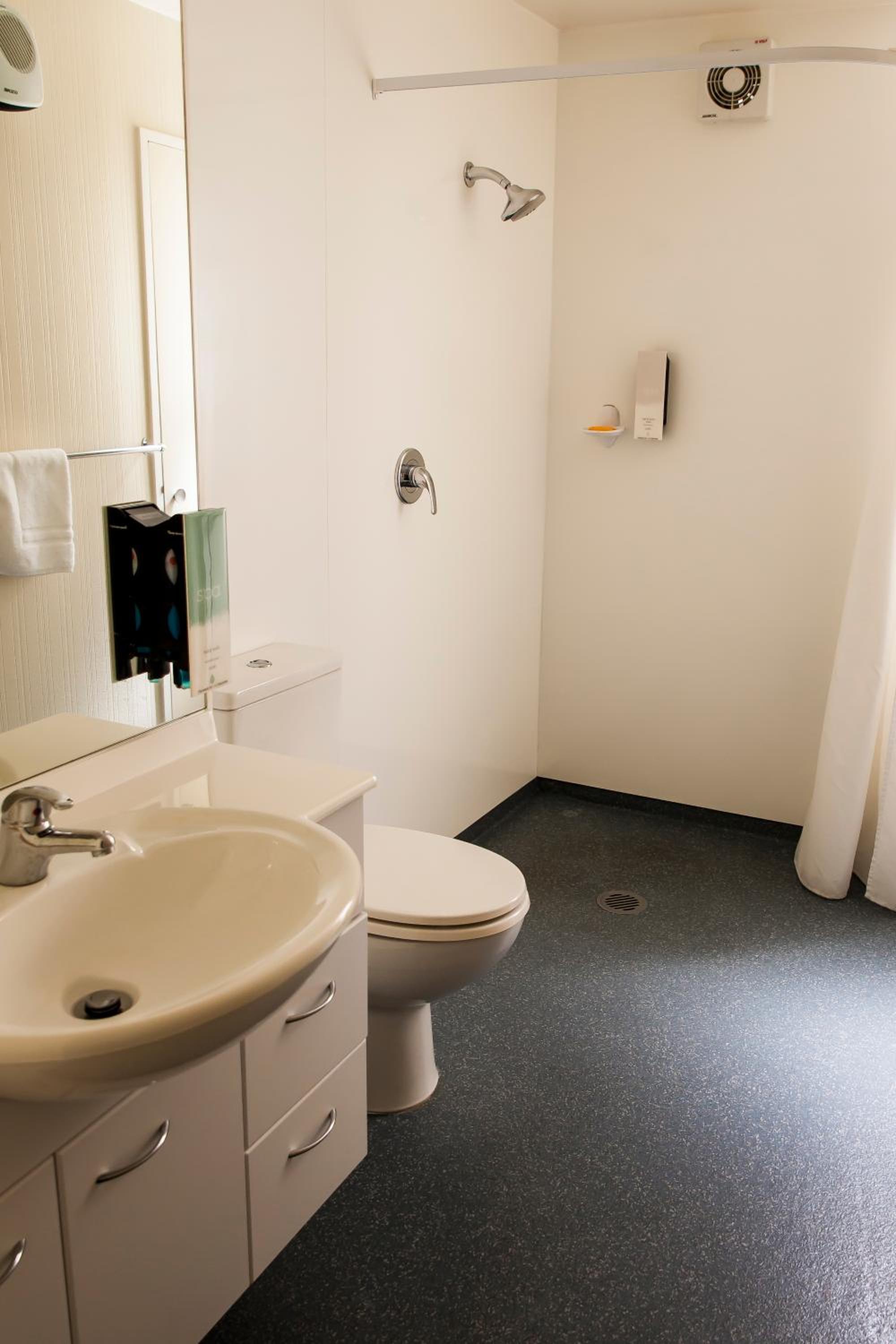 One-Bedroom Twin Apartment - Photo 4