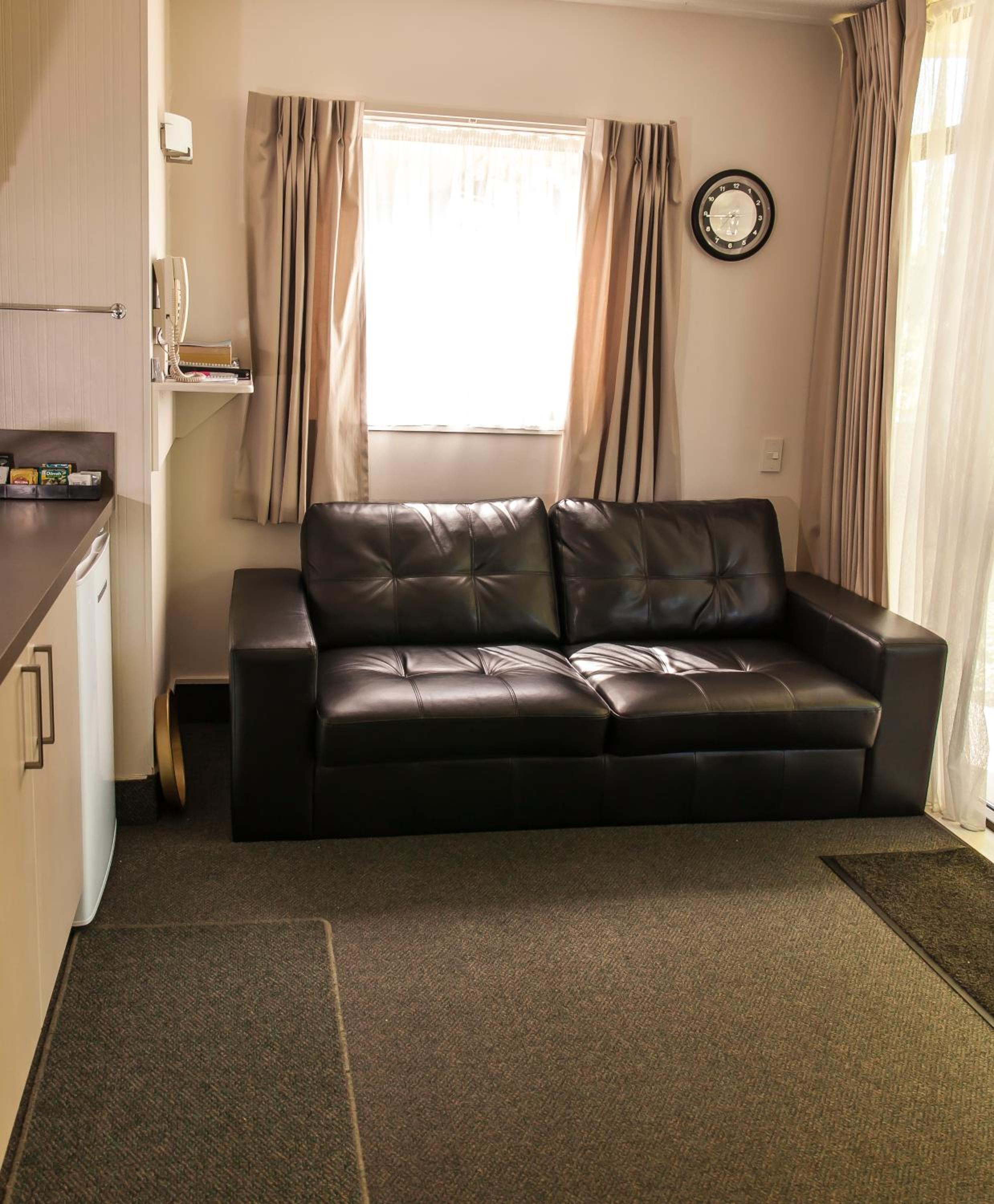 One-Bedroom Twin Apartment - Photo 7