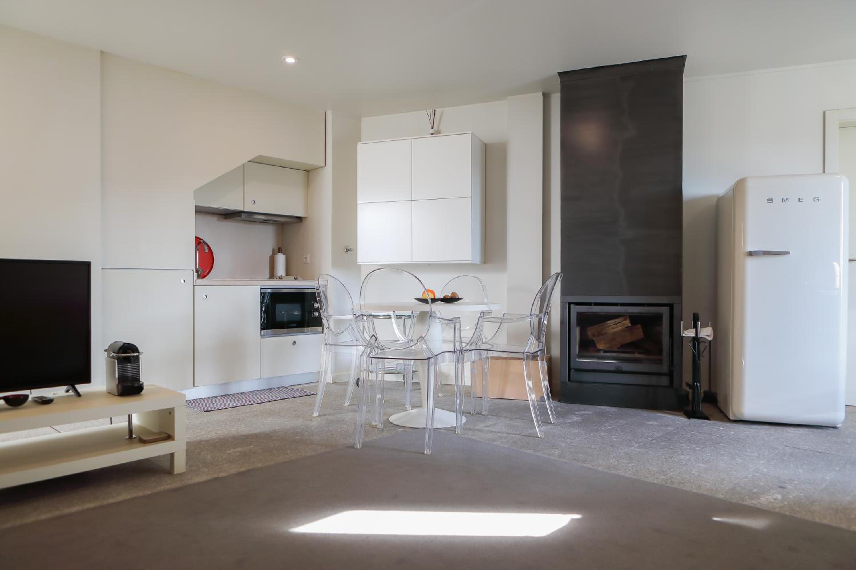 Two-Bedroom Apartment - Photo 8
