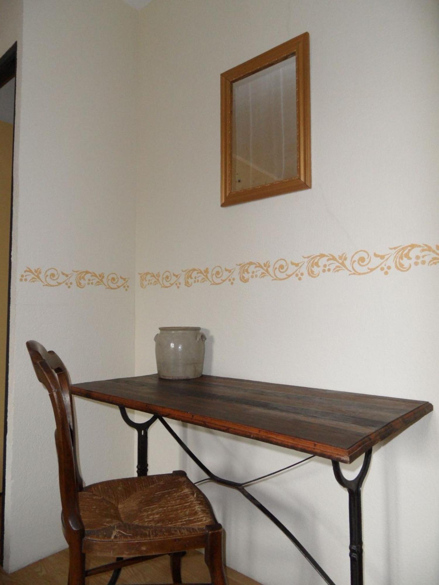 Standard Double Room - Photo 9