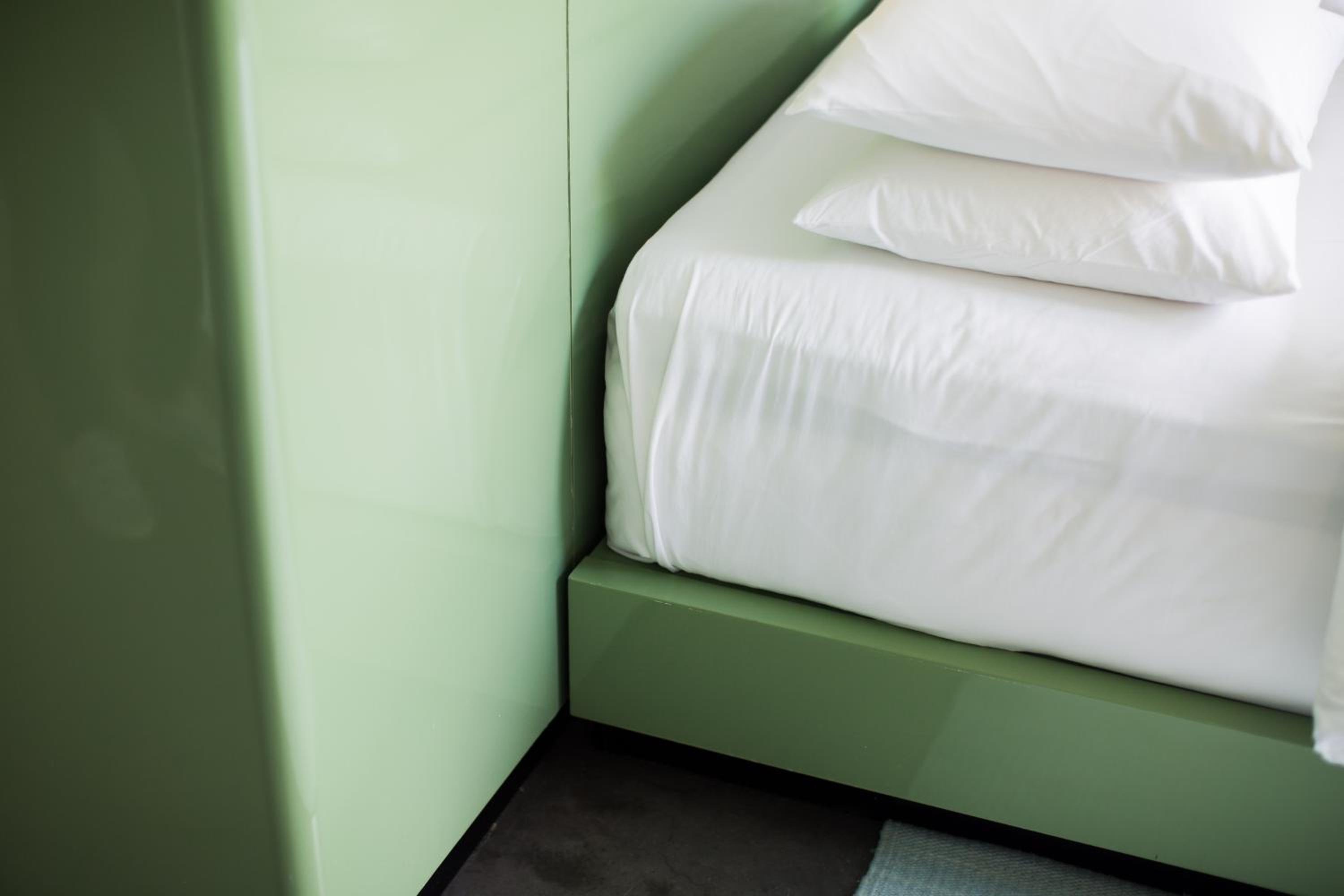 Deluxe King Room - Photo 4