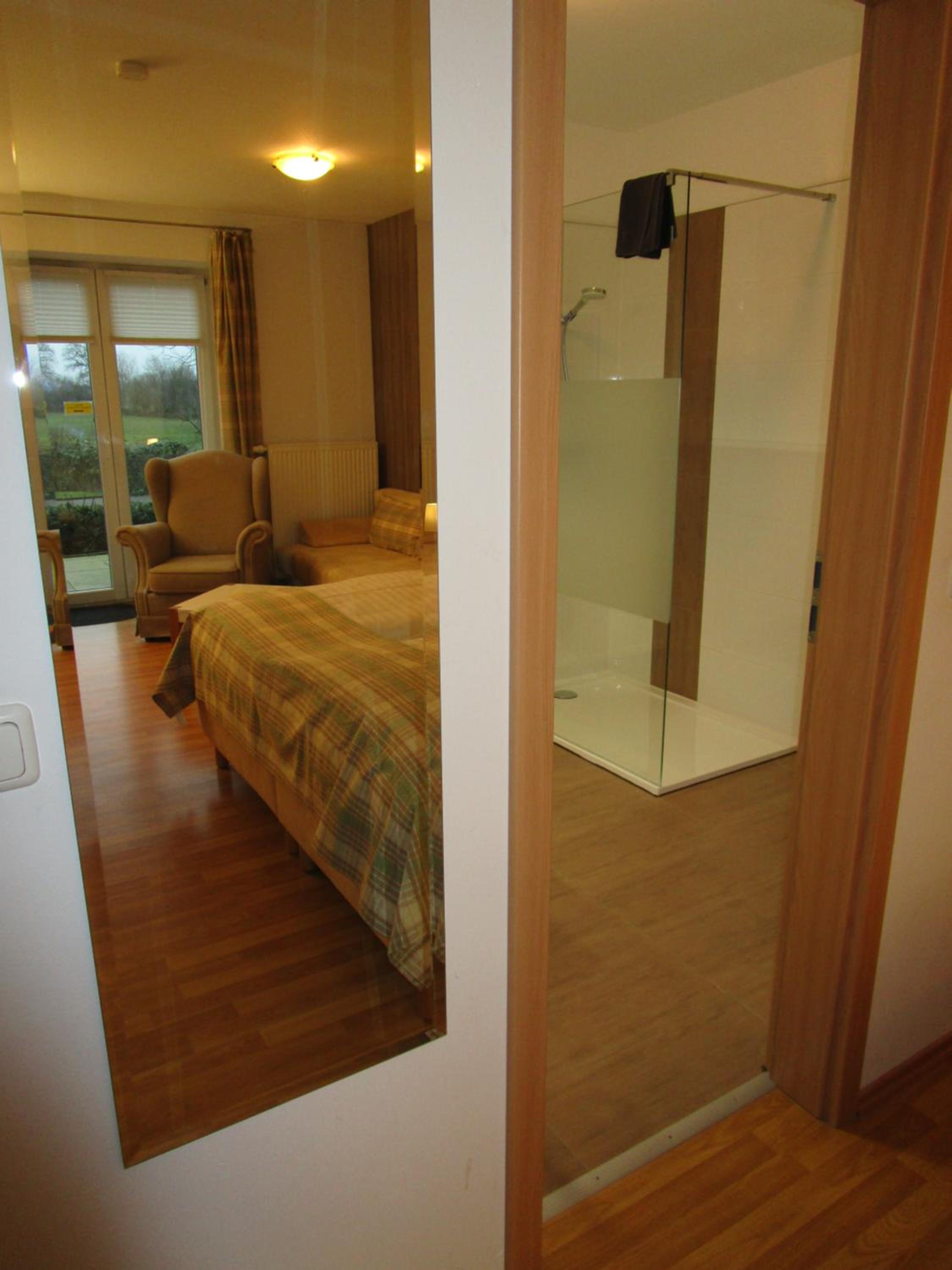 Double Room - Photo 16