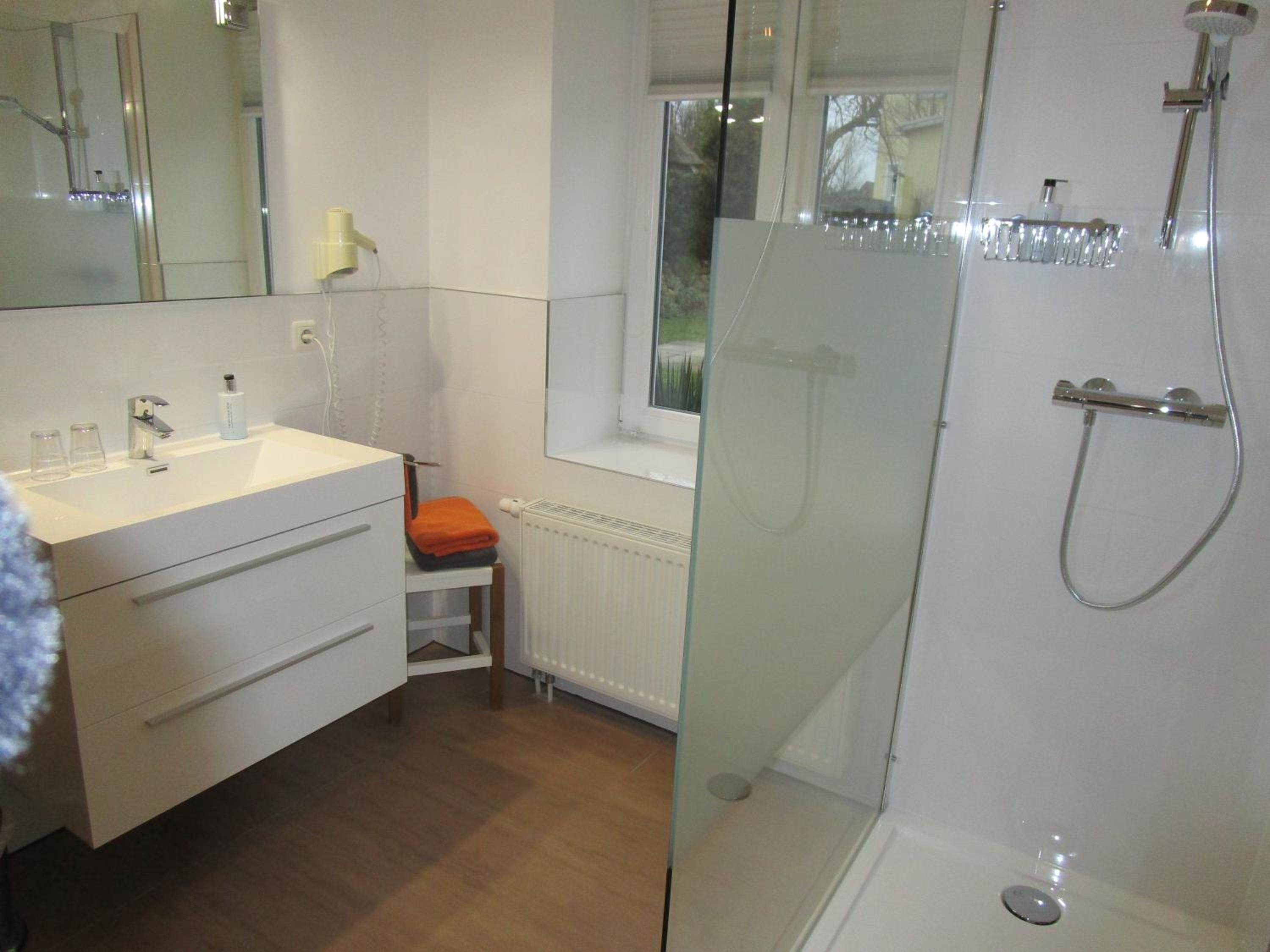 Double Room - Photo 18