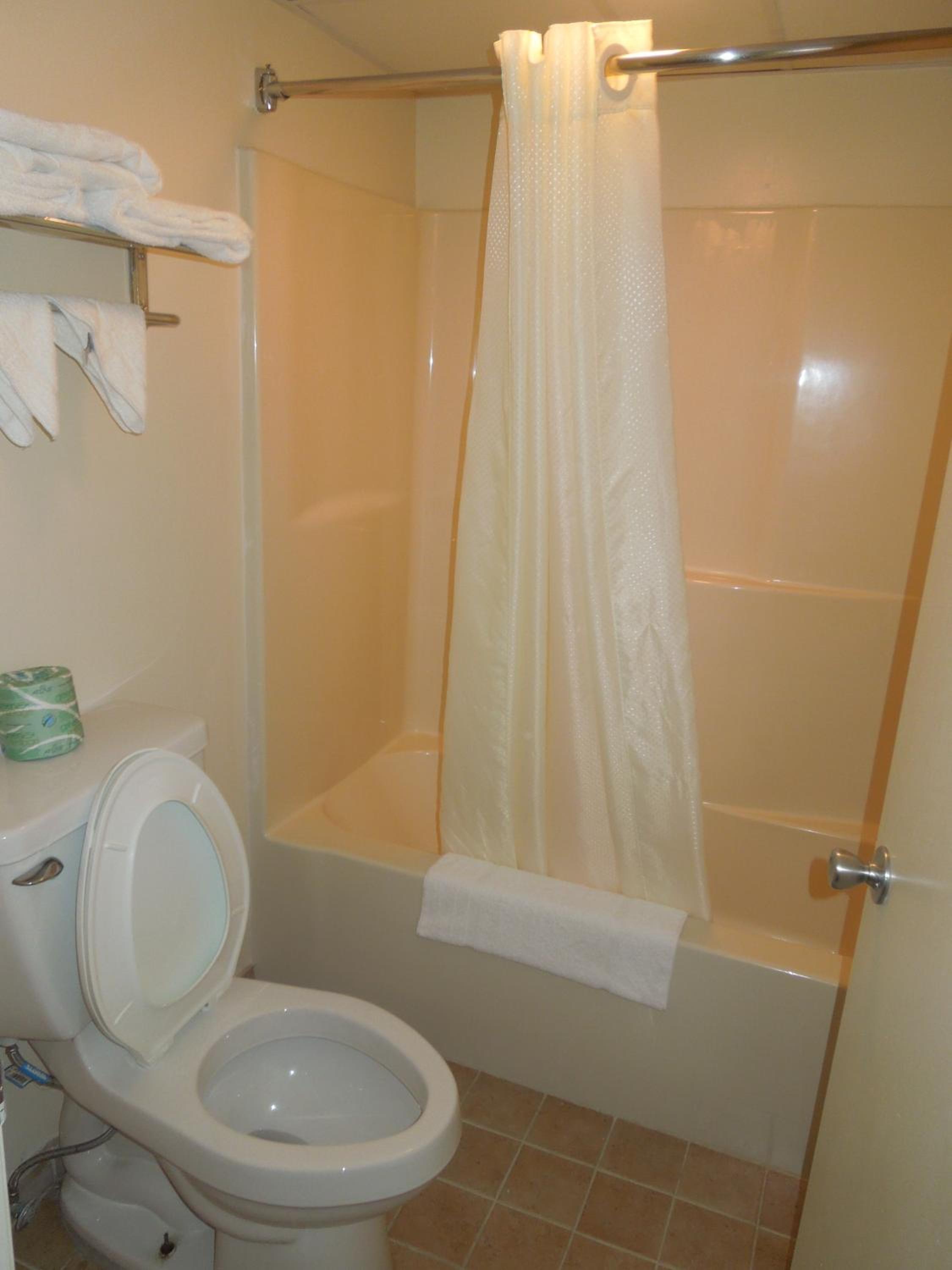King Room - Non-Smoking - Photo 2