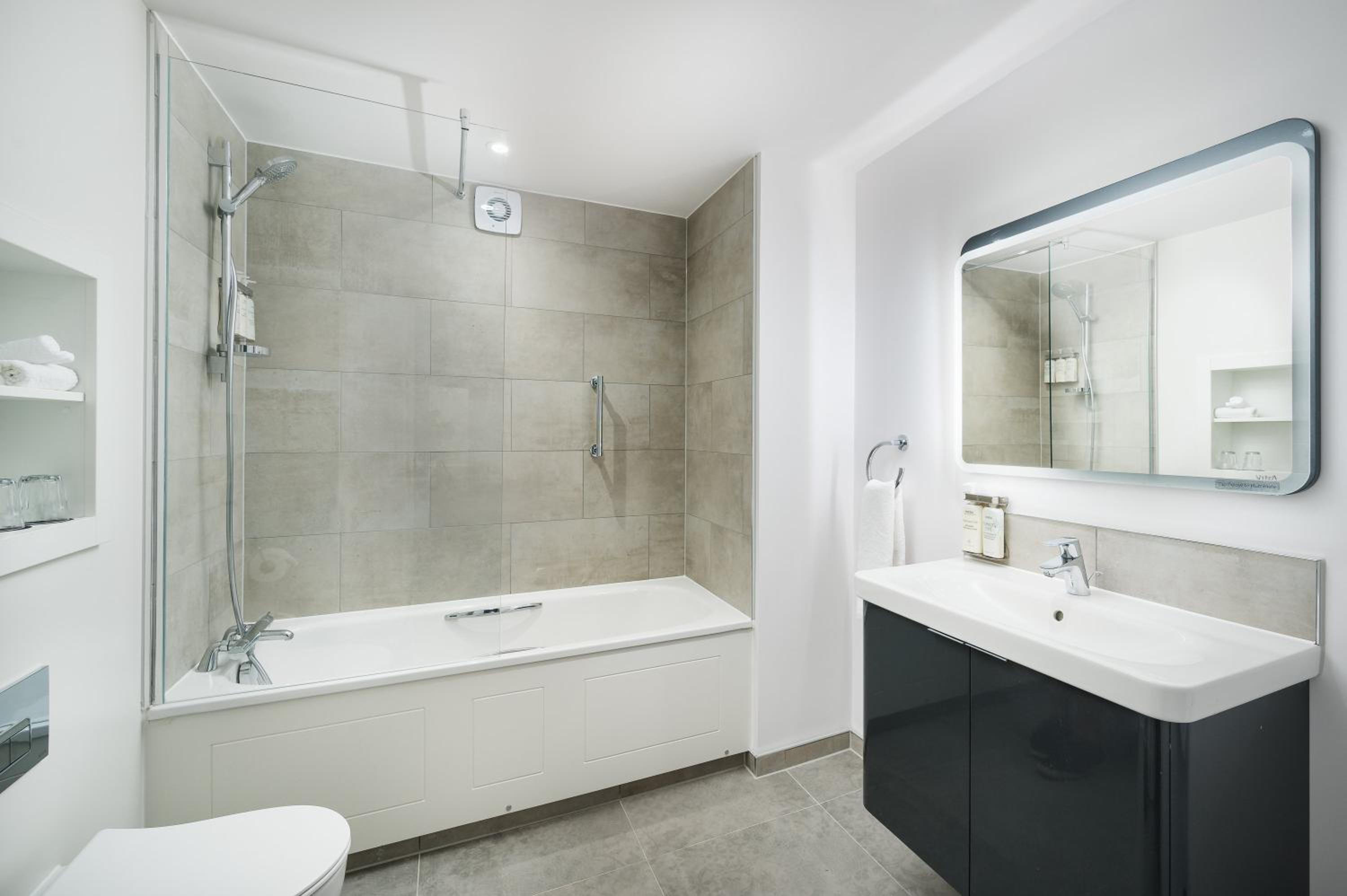 King Suite - Photo 3