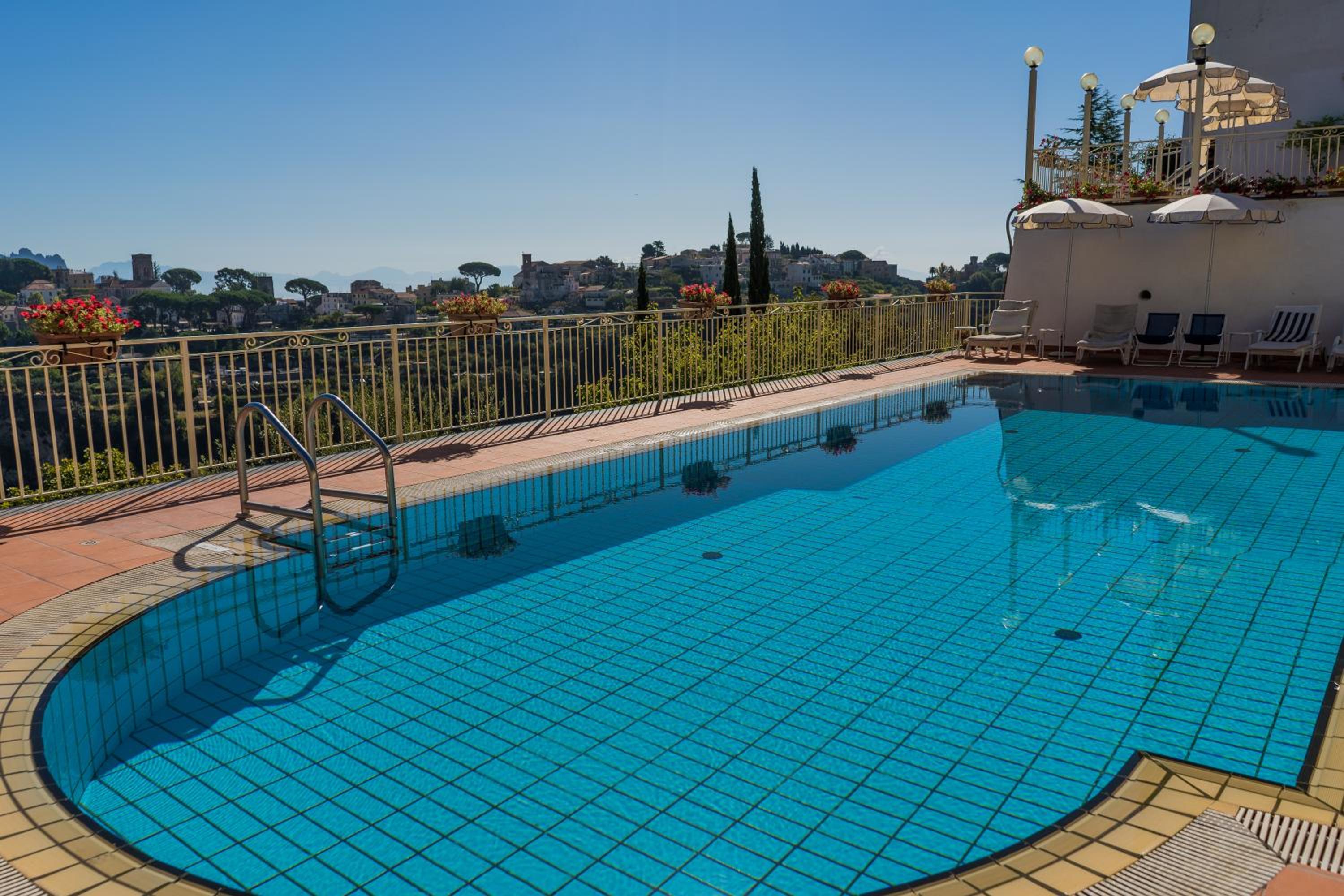 Double Room with Balcony - Photo 22