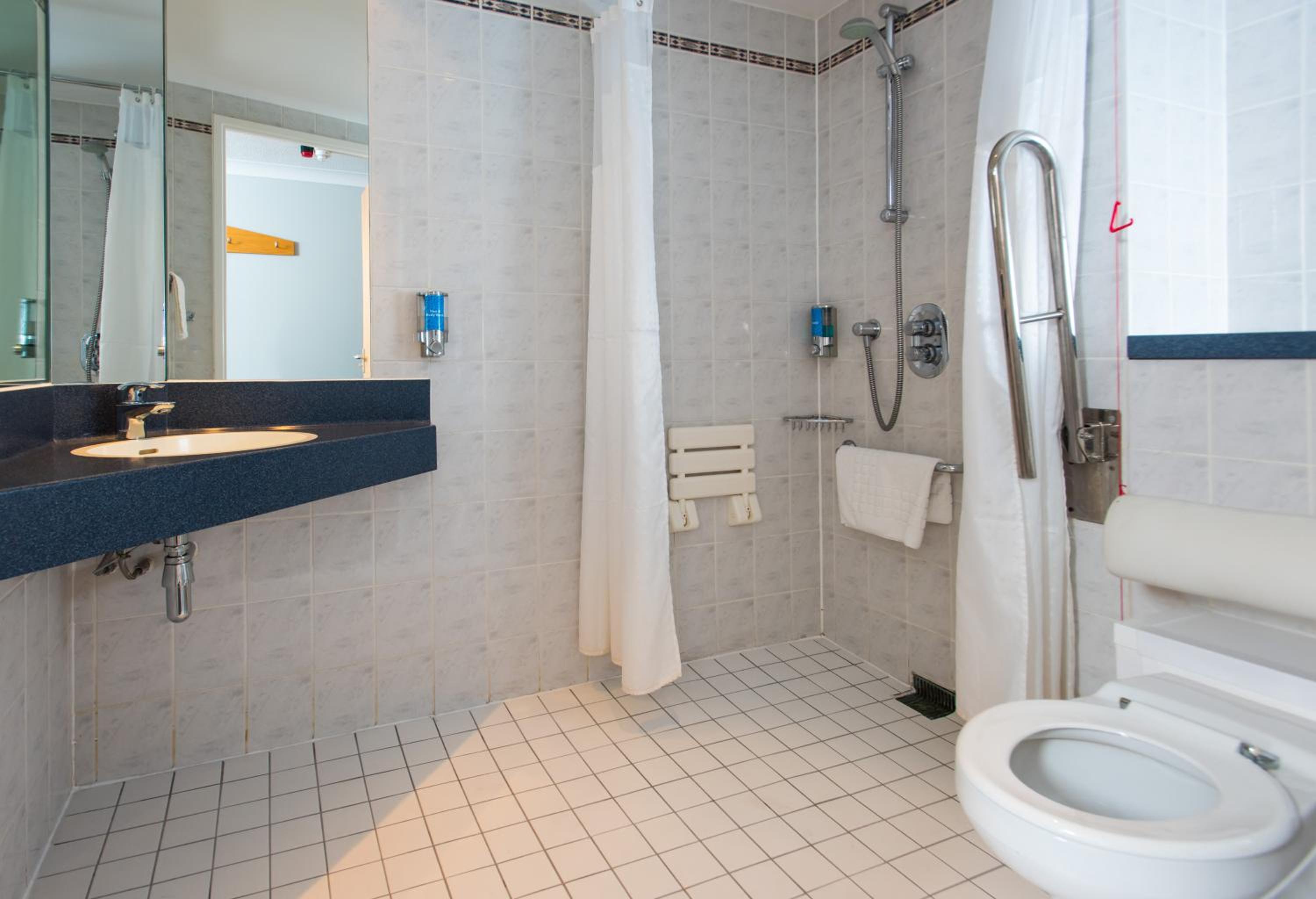 Double Room with Free Hot Breakfast - Accessible - Photo 4