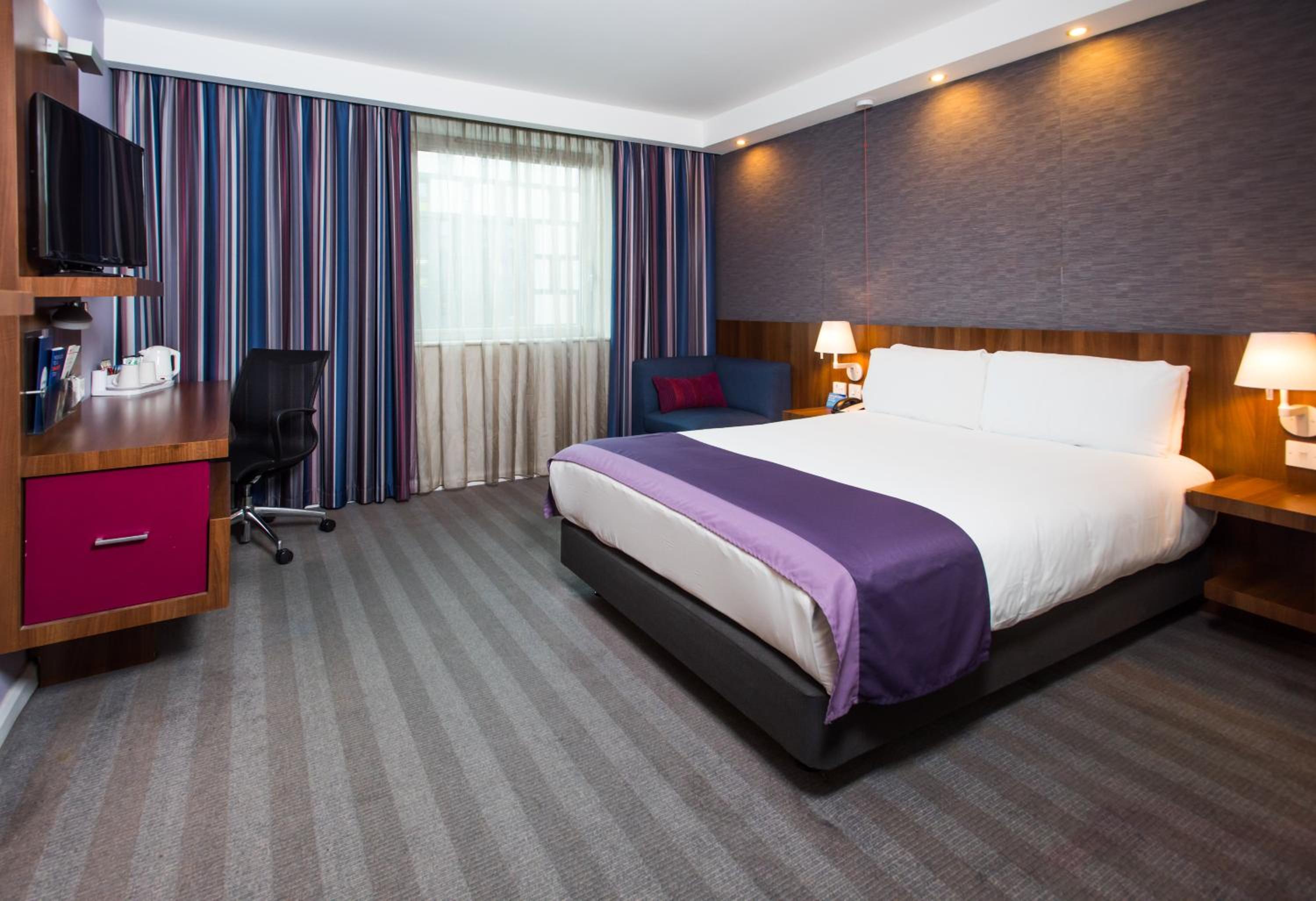 Double Room with Free Hot Breakfast - Accessible - Photo 1