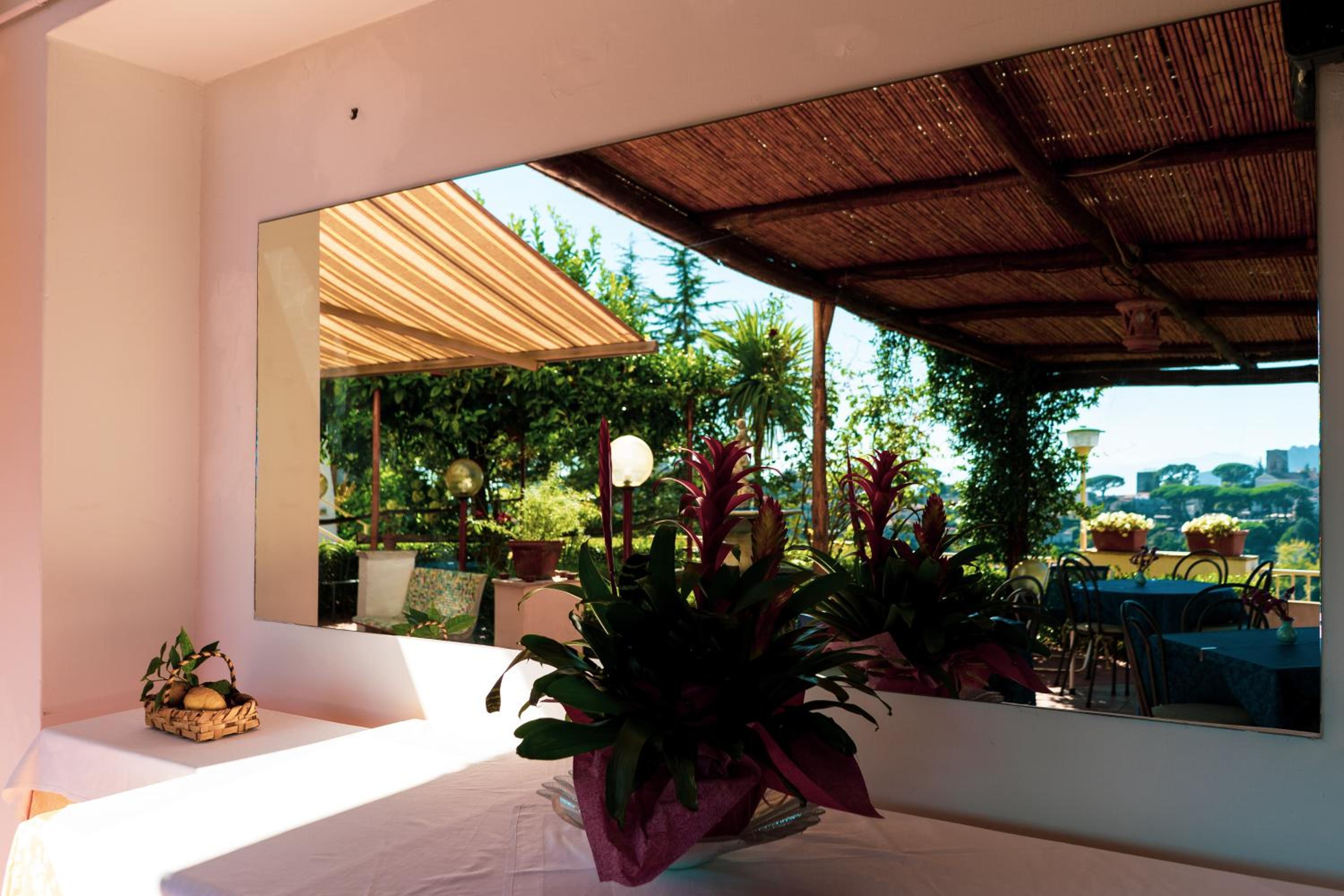 Double Room with Balcony - Photo 19