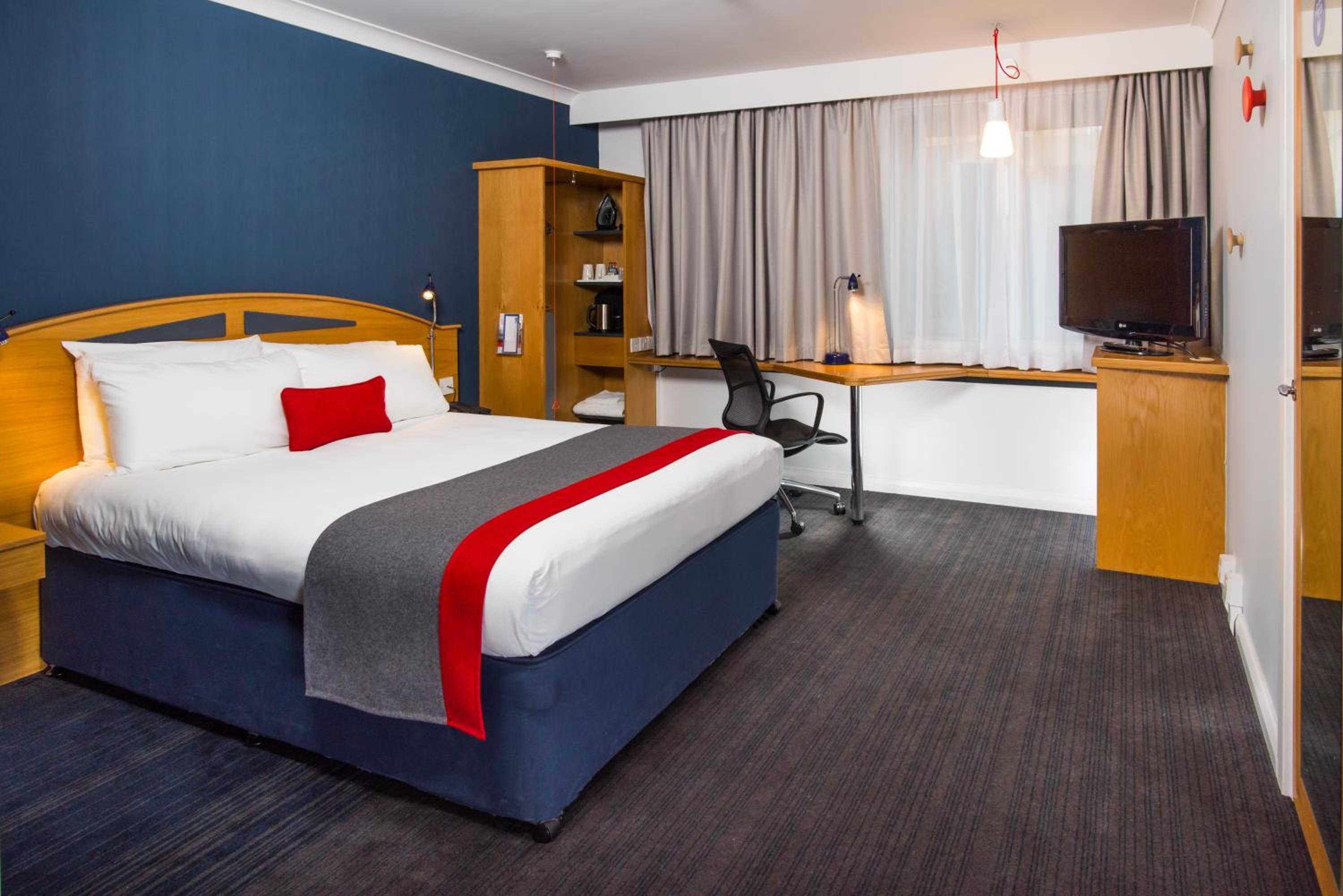 Double Room with Free Hot Breakfast - Accessible - Photo 1