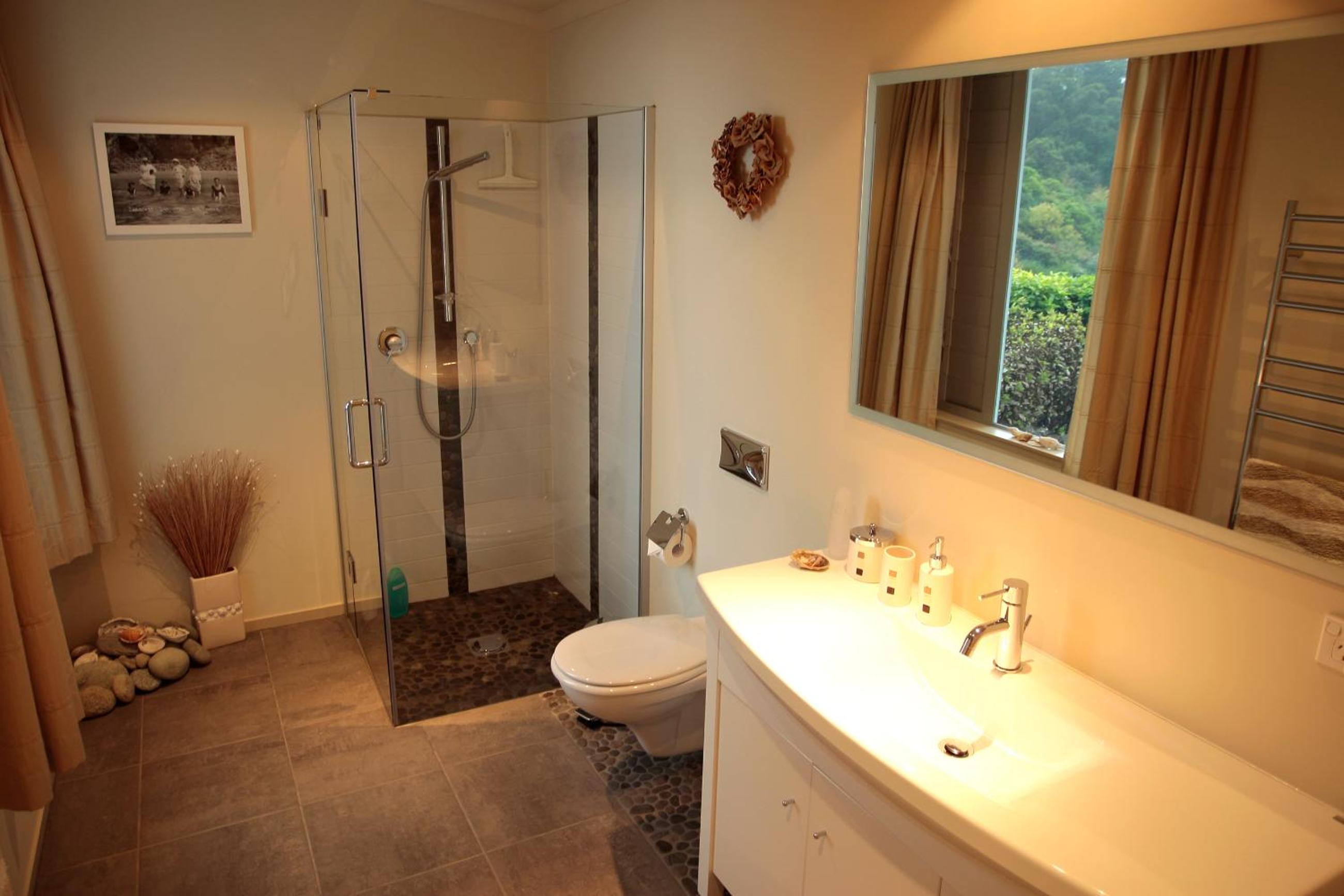 Queen Suite photo 2