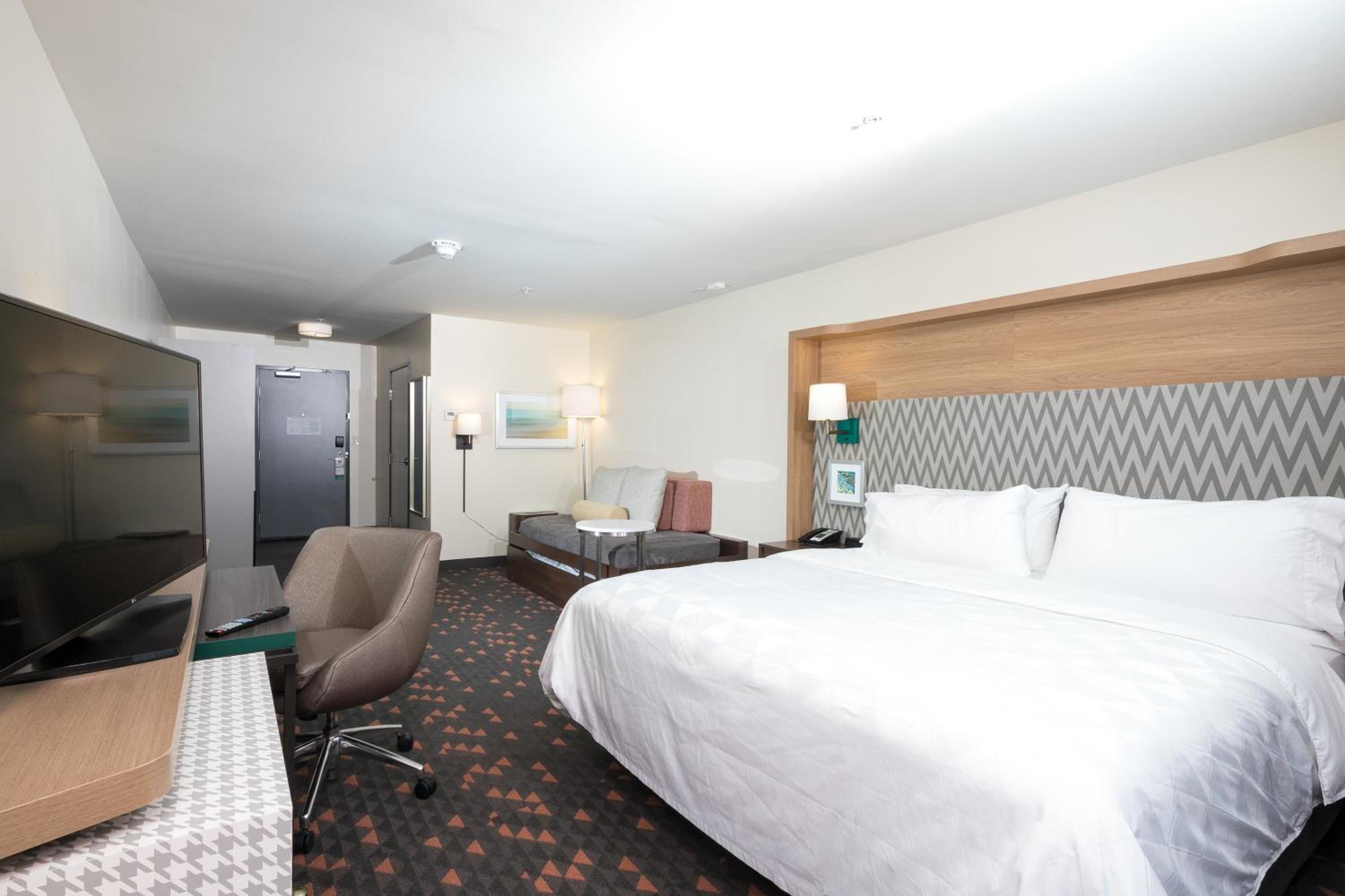 King Room with Trundle Bed - Non-Smoking - Photo 4