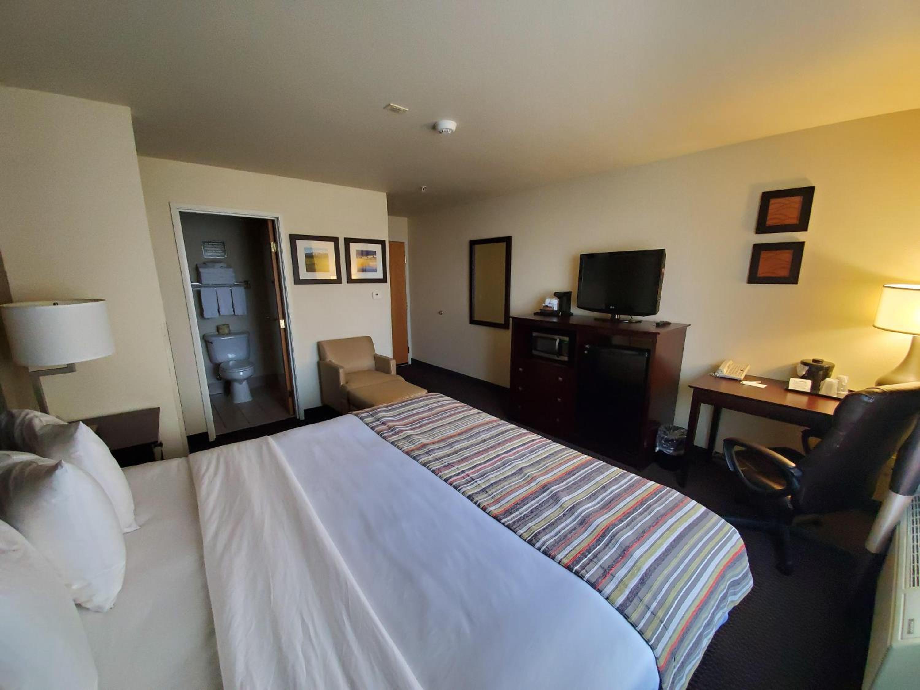 King Room - Non-Smoking - Photo 1
