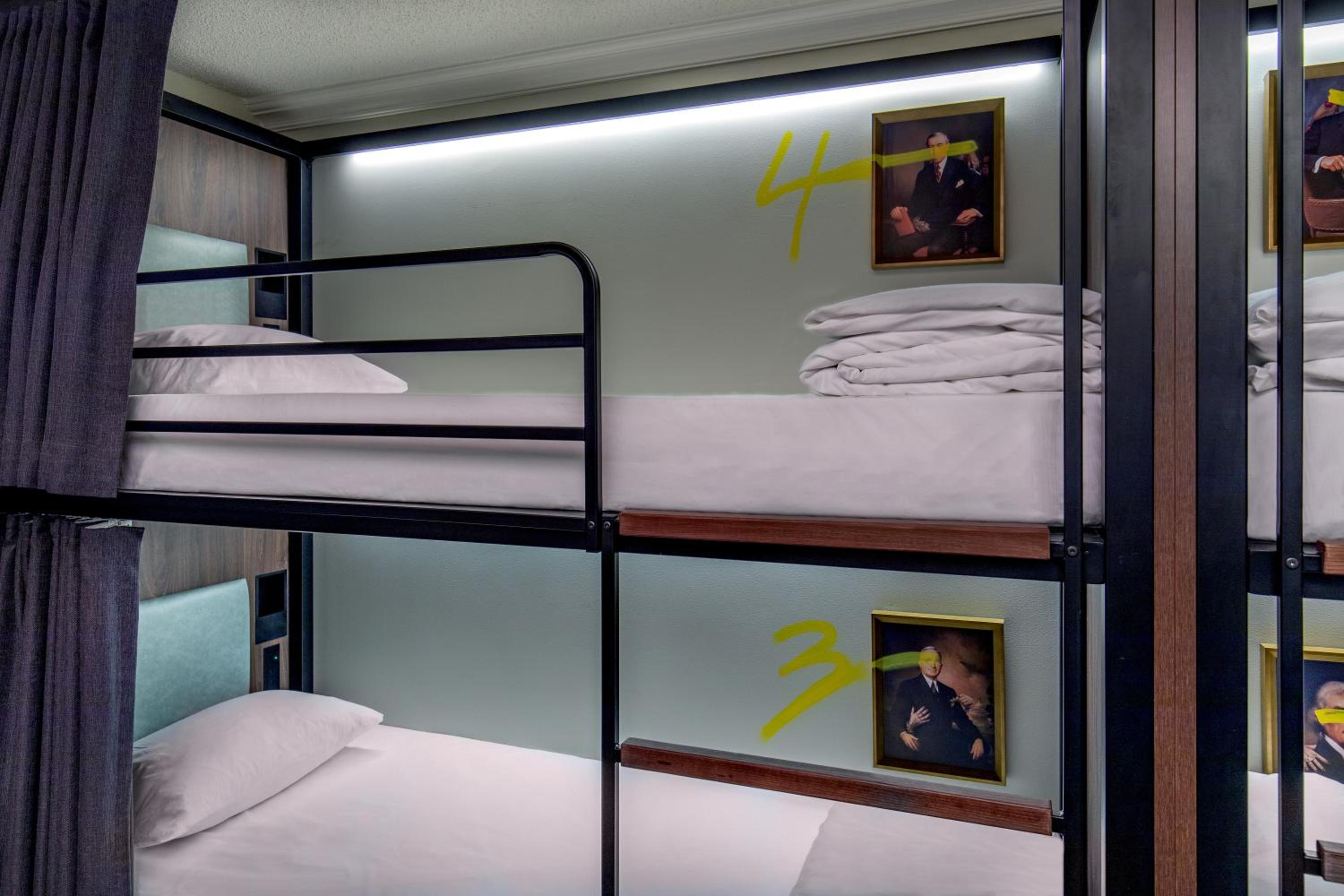 Bed in 4-Bed Female Dormitory Room photo 2