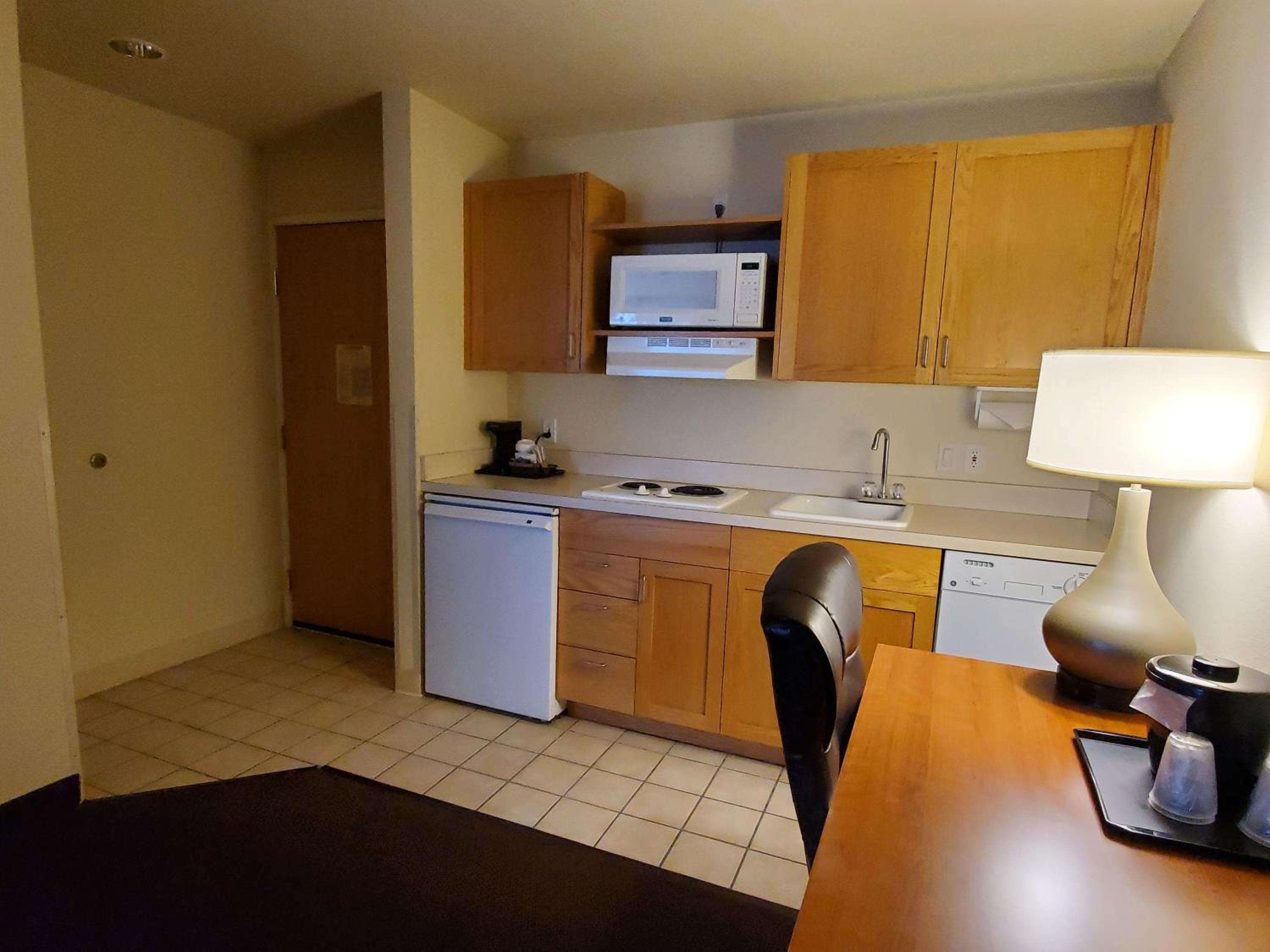 One-Bedroom King Suite with Sofa Bed - Non-Smoking - Photo 5