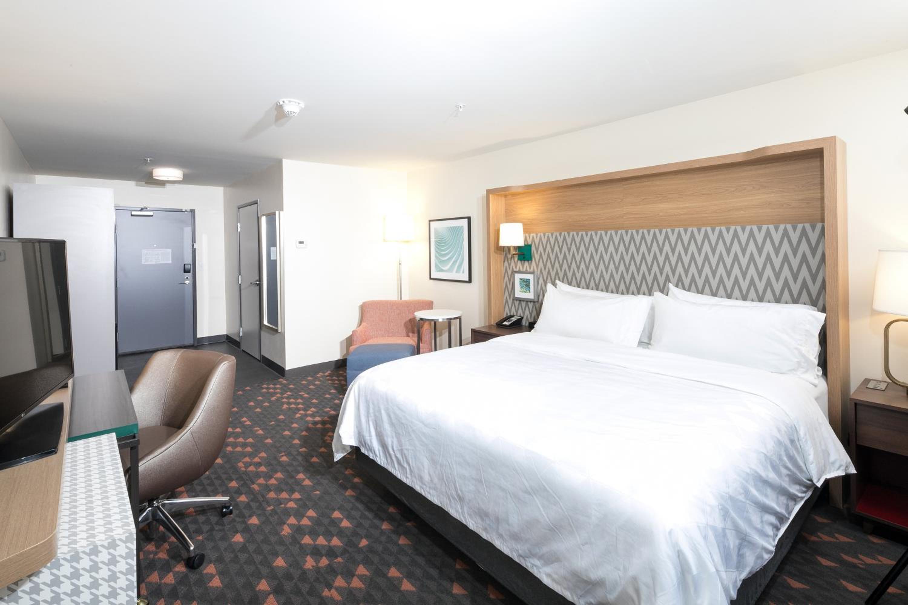 Leisure King Room - Non-Smoking - Photo 3