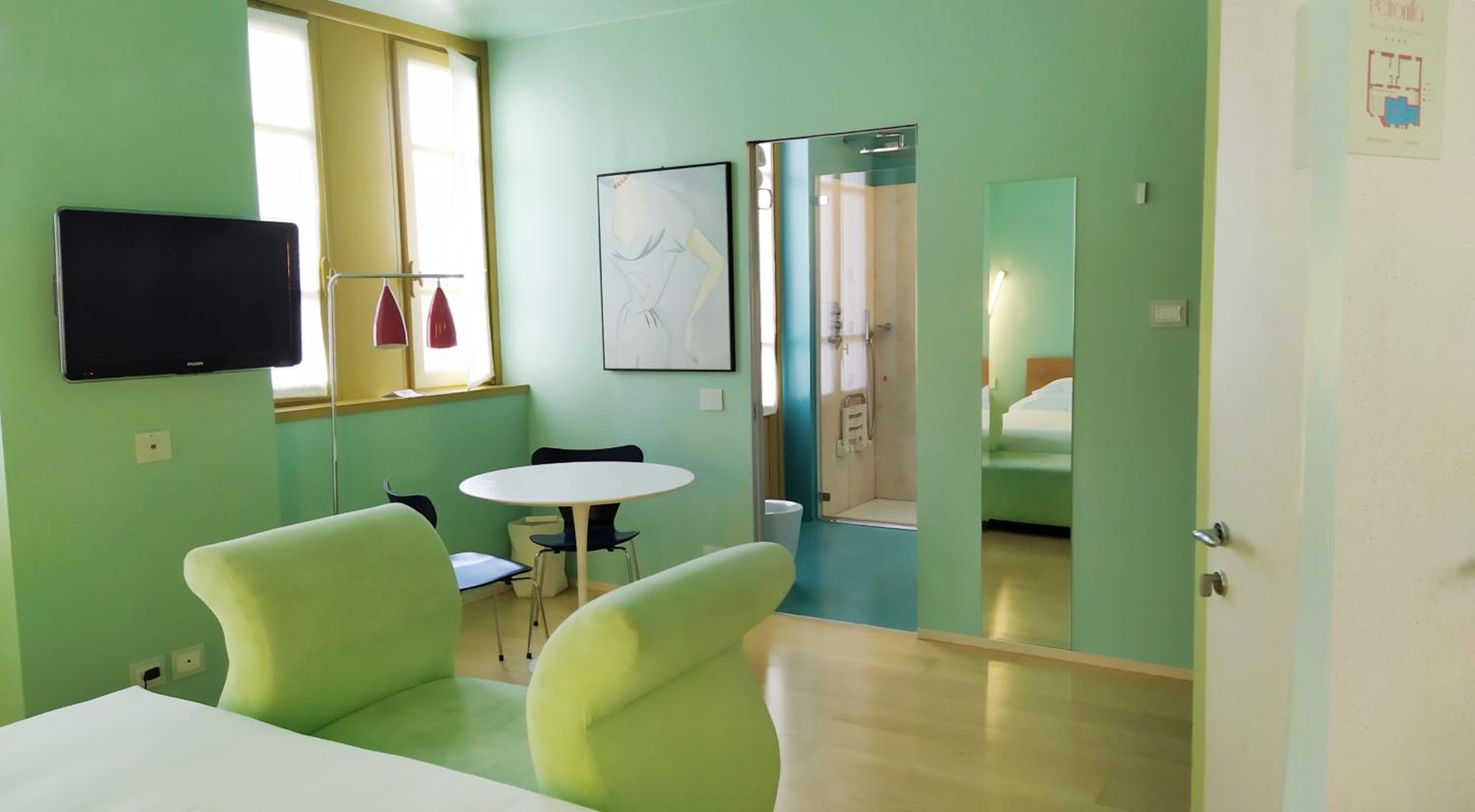 Deluxe Double or Twin Room - Photo 16